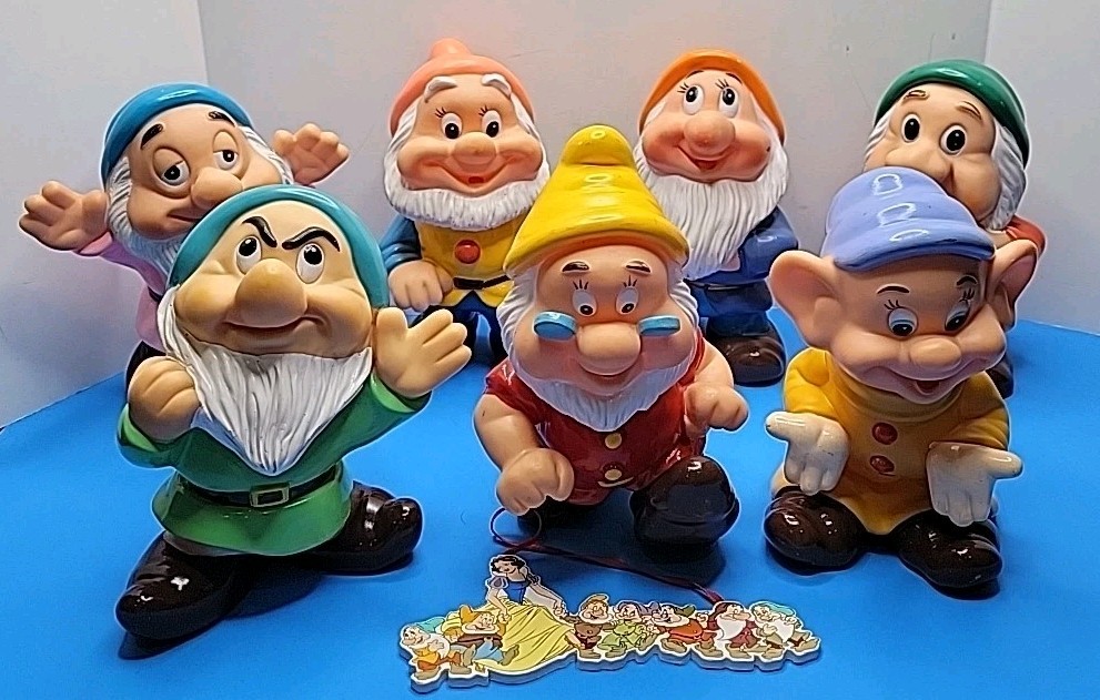 1970s - Walt Disney Productions The Seven Dwarfs Figures 8