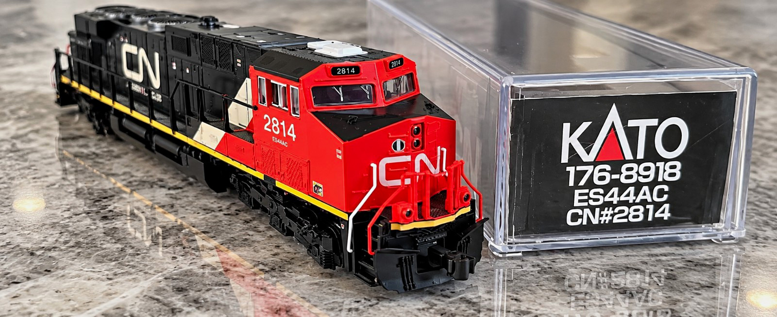 KATO 176-8918 N Scale GE ES44AC Canadian National CN #2814 Diesel Loco KATO 176-8918 N Scale GE ES44AC Canadian National CN #2814 Diesel Loco