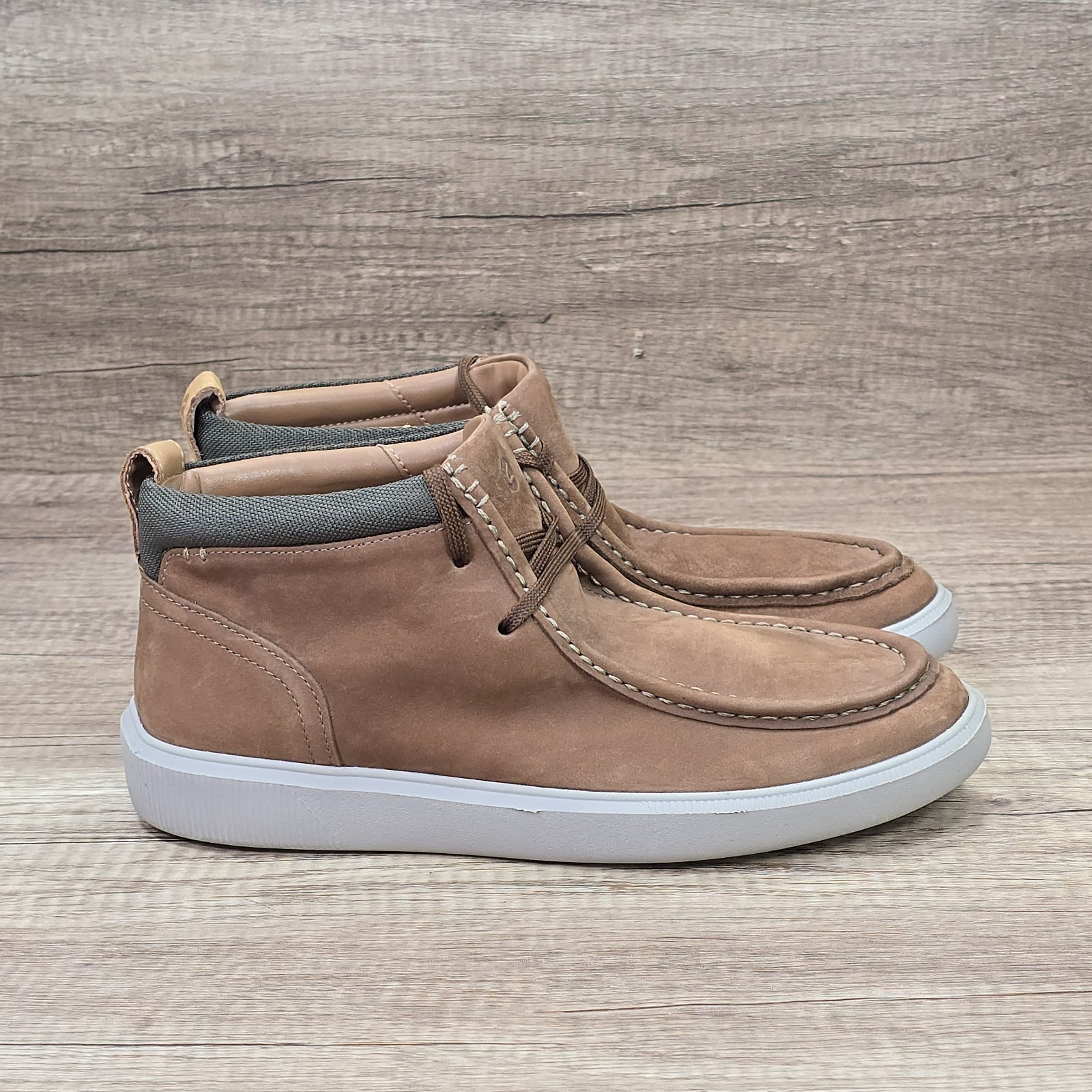 Clarks Cambro Mid Men’s Size 7M Brown Nubuck Chukka Boots (15522) NEW