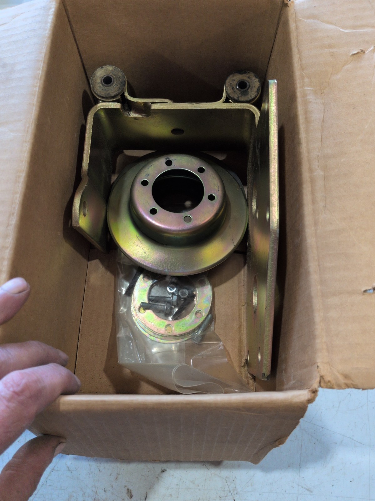 READ New NOS Volvo 240 1976-1984 AC Mounting Kit 1129736
