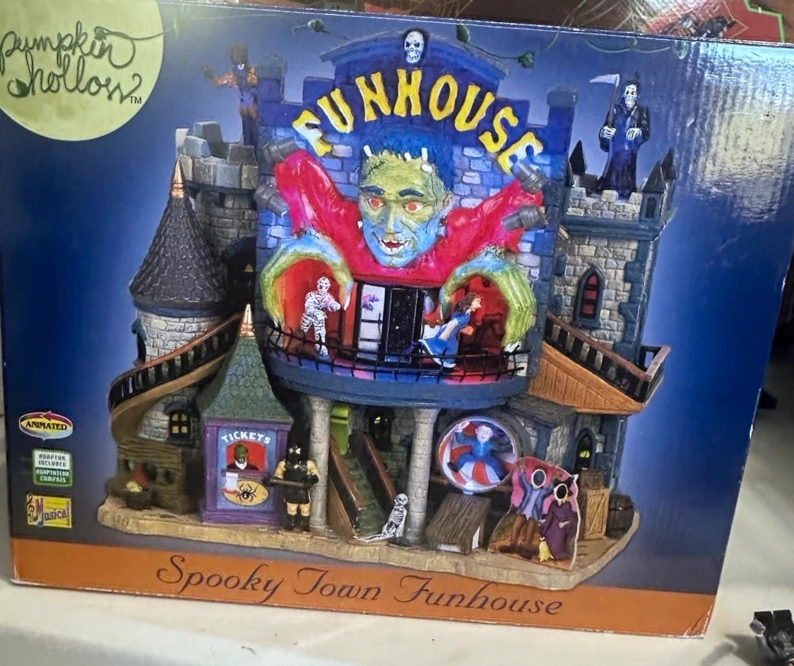 Lemax Funhouse - Complete with Box