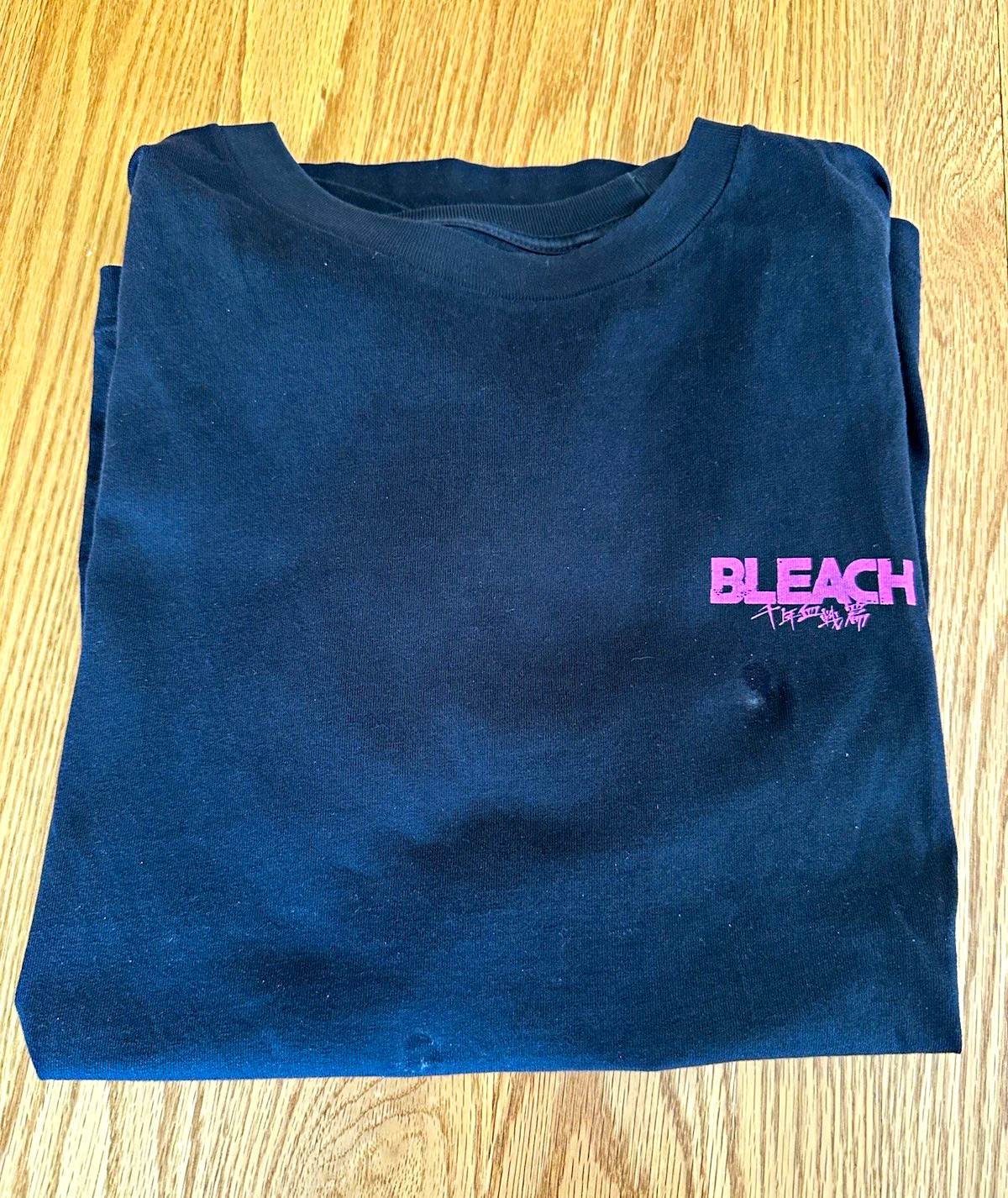 Uniqlo UT Bleach Men’s Black Graphic Print T-Shirt Size M Crew Neck SS