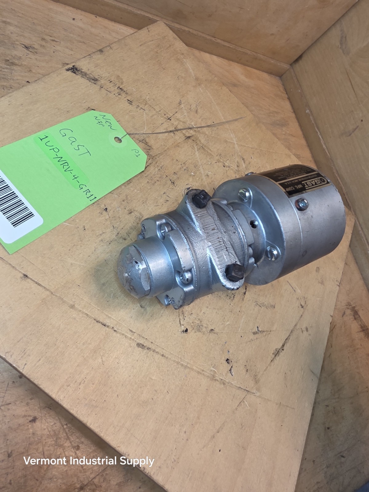 Gast 1UP-NRV-4-GR11 Air Gear Motor, 15:1, .31 HP, 21 CFM, 400 RPM, 95 in-lb, NEW Gast 1UP-NRV-4-GR11 Air Gear Motor, 15:1, .31 HP, 21 CFM, 400 RPM, 95 in-lb, NEW
