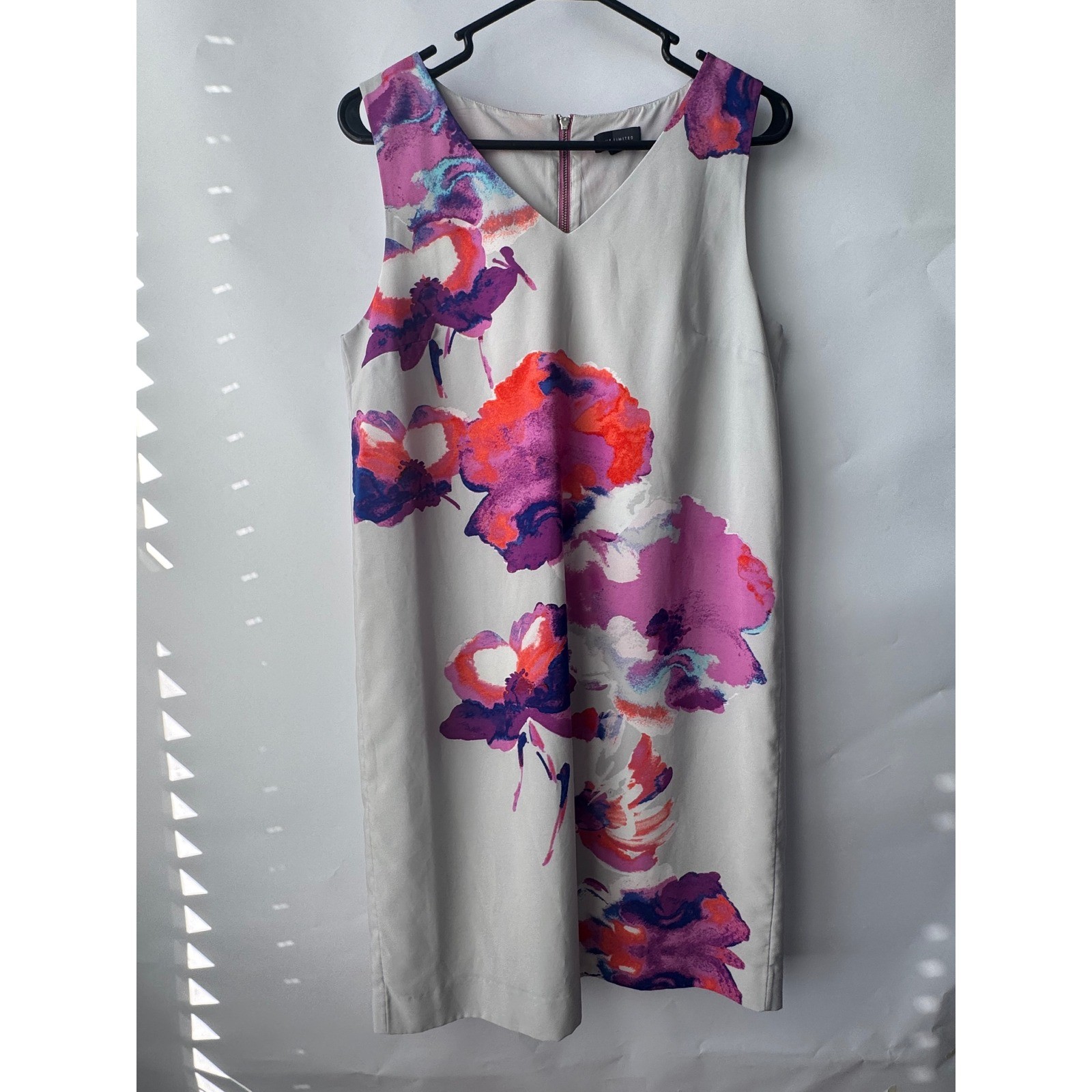 The Limited Womens Grey Floral Watercolor Sheath Dress V-Neck Sleeveless Size M