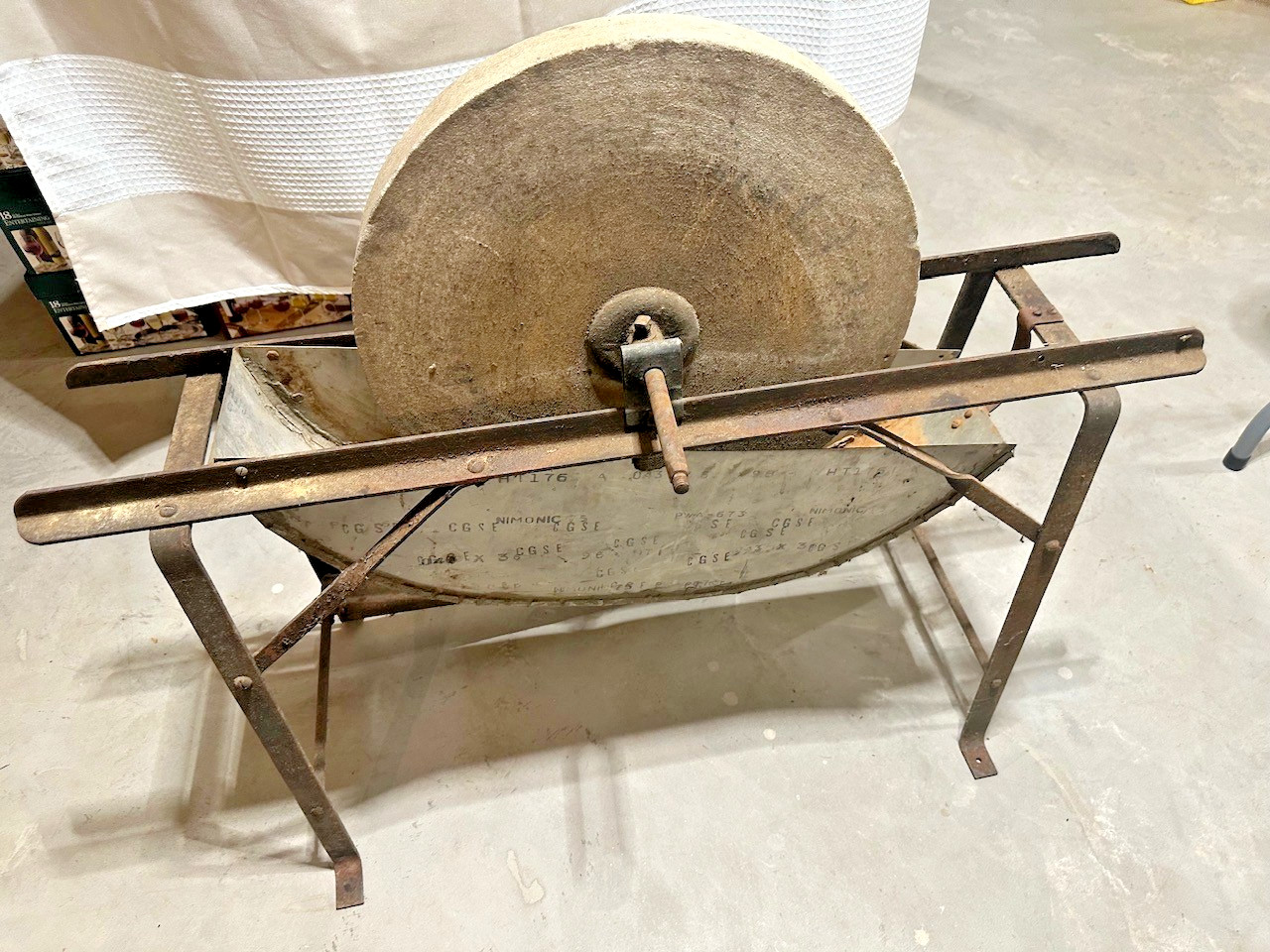 Sharpening Stone / Grinding wheel 19 Sharpening Stone / Grinding wheel 19