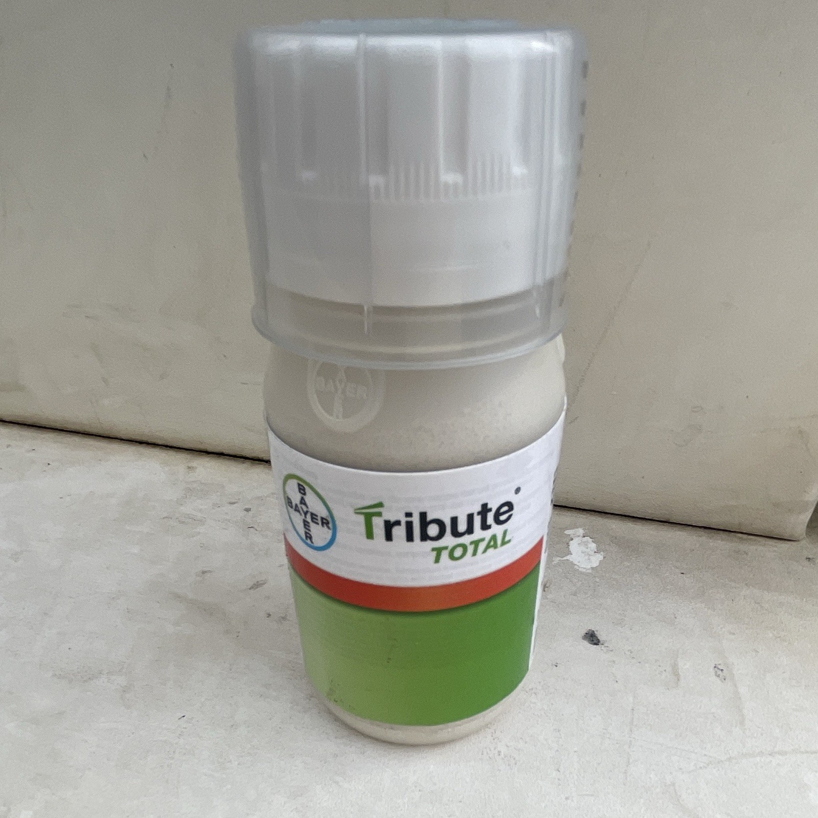Bayer Tribute Total Concentrated Herbicide for Outdoor Lawn Use 1-Pack Bayer Tribute Total Concentrated Herbicide for Outdoor Lawn Use 1-Pack