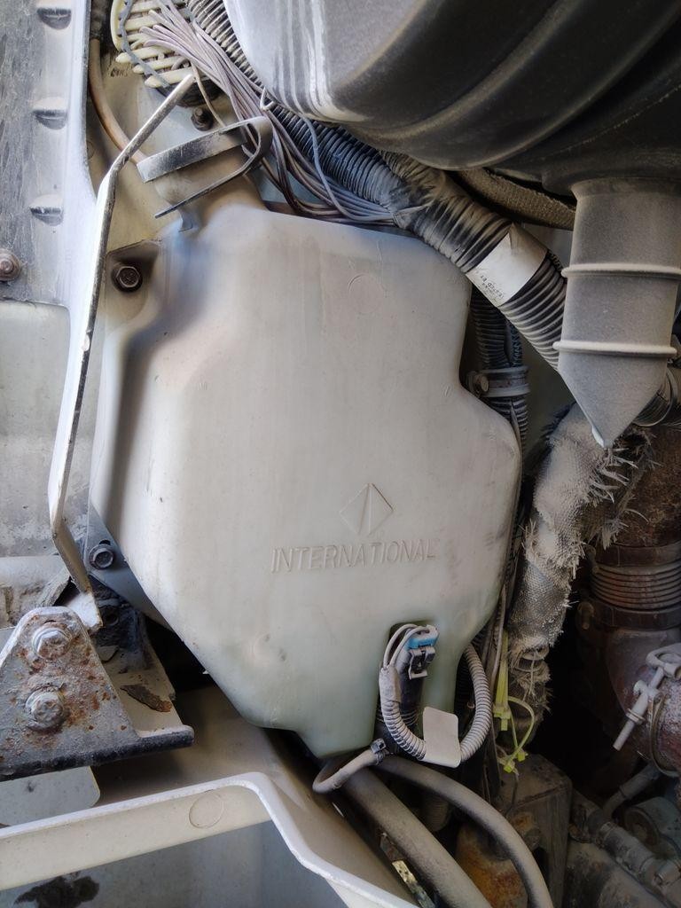 Replaces 2007 INTERNATIONAL 9200I WINDSHIELD WASHER RESERVOIR ,  MD