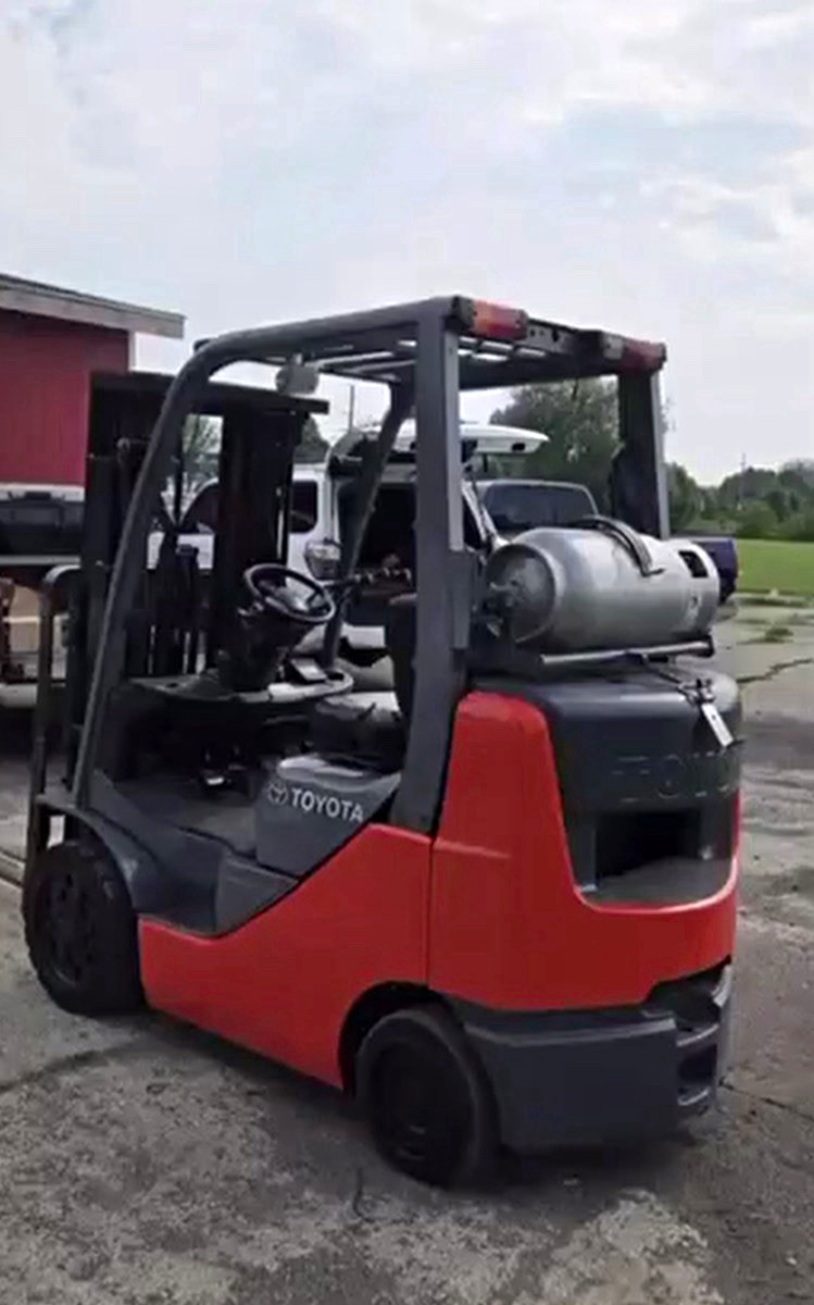 Toyota Counterbalance Forklift Truck, Gasoline, Pneumatic Tires Toyota Counterbalance Forklift Truck, Gasoline, Pneumatic Tires