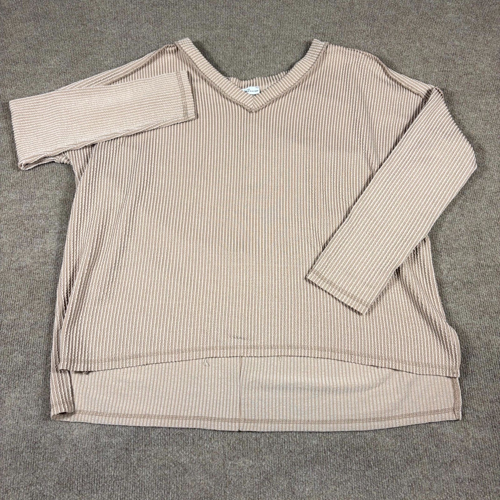 Zenana Top Womens L/XL Beige Waffle Corded Ribbed V-Neck Hi-Low Hem Oversized Zenana Top Womens L/XL Beige Waffle Corded Ribbed V-Neck Hi-Low Hem Oversized