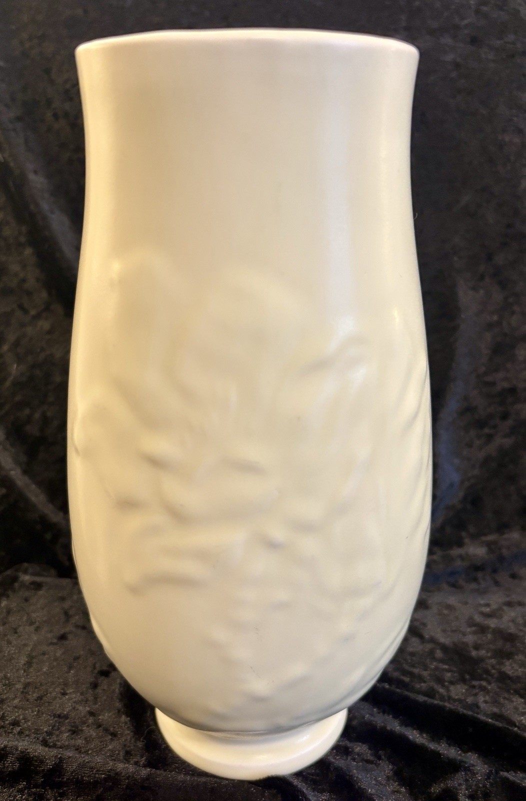 MCM ROOKWOOD #6890 Matte White, Floral Embossed, Footed Vase, XLV, 10” X 5” EVC