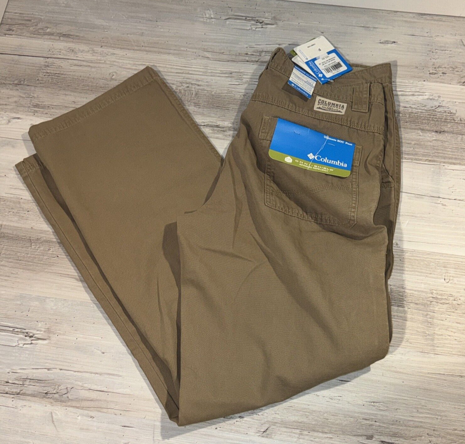 NWT Columbia Pants 34x33 Flat Front Khaki Regular Fit UPF 50 Ultimate ROC Hiking