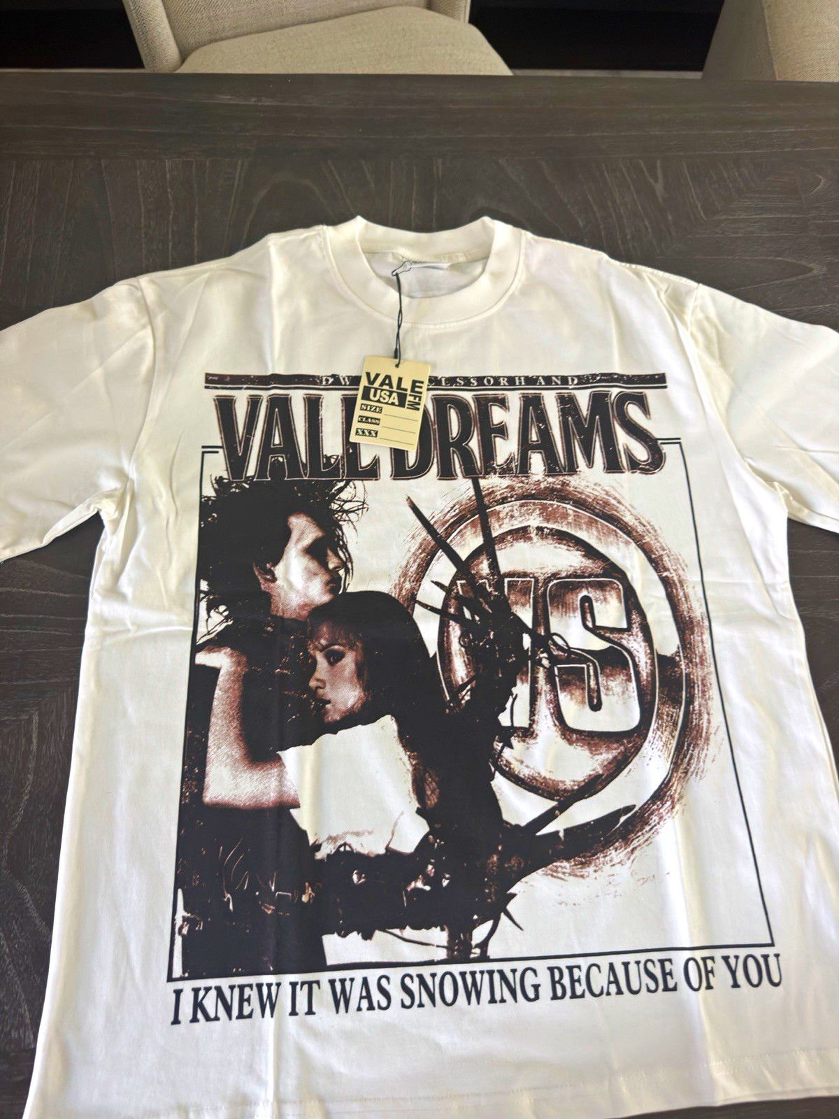 Vale USA Vale Dreams Graphic Print Crew Neck Short Sleeve T-Shirt White M Vale USA Vale Dreams Graphic Print Crew Neck Short Sleeve T-Shirt White M