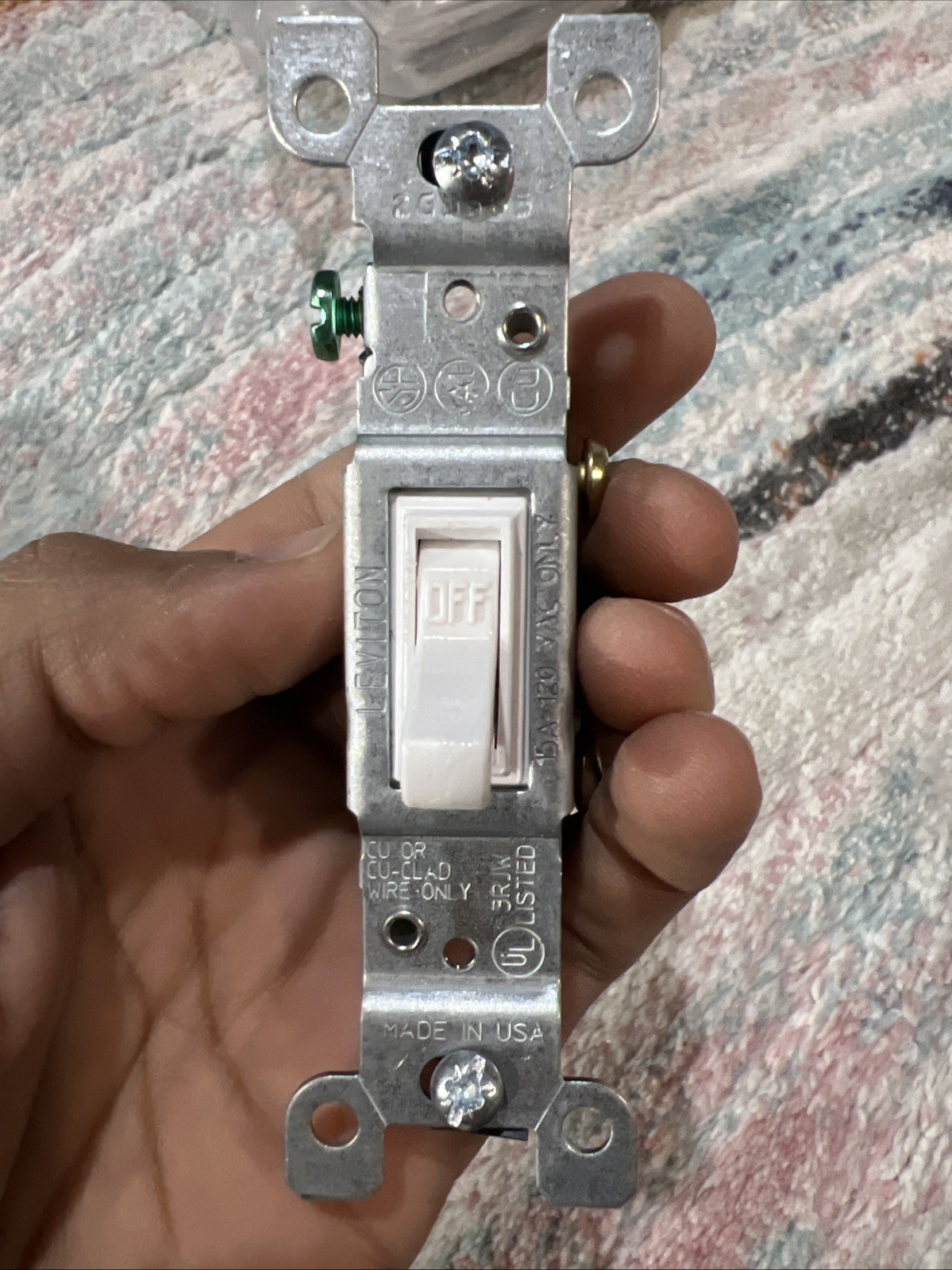Leviton 5601-2WM Decora Rocker Single-Pole Switch, 15 Amp, 120/277 Volt 50 Pack Leviton 5601-2WM Decora Rocker Single-Pole Switch, 15 Amp, 120/277 Volt 50 Pack