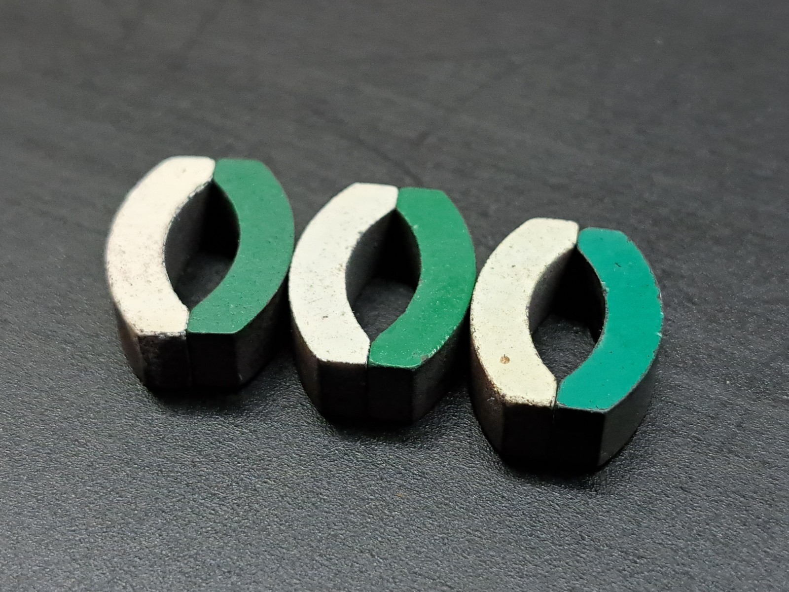 Near MINT Vintage Aurora T-Jet Thunderjet HO Slot Car White and Green Magnets 