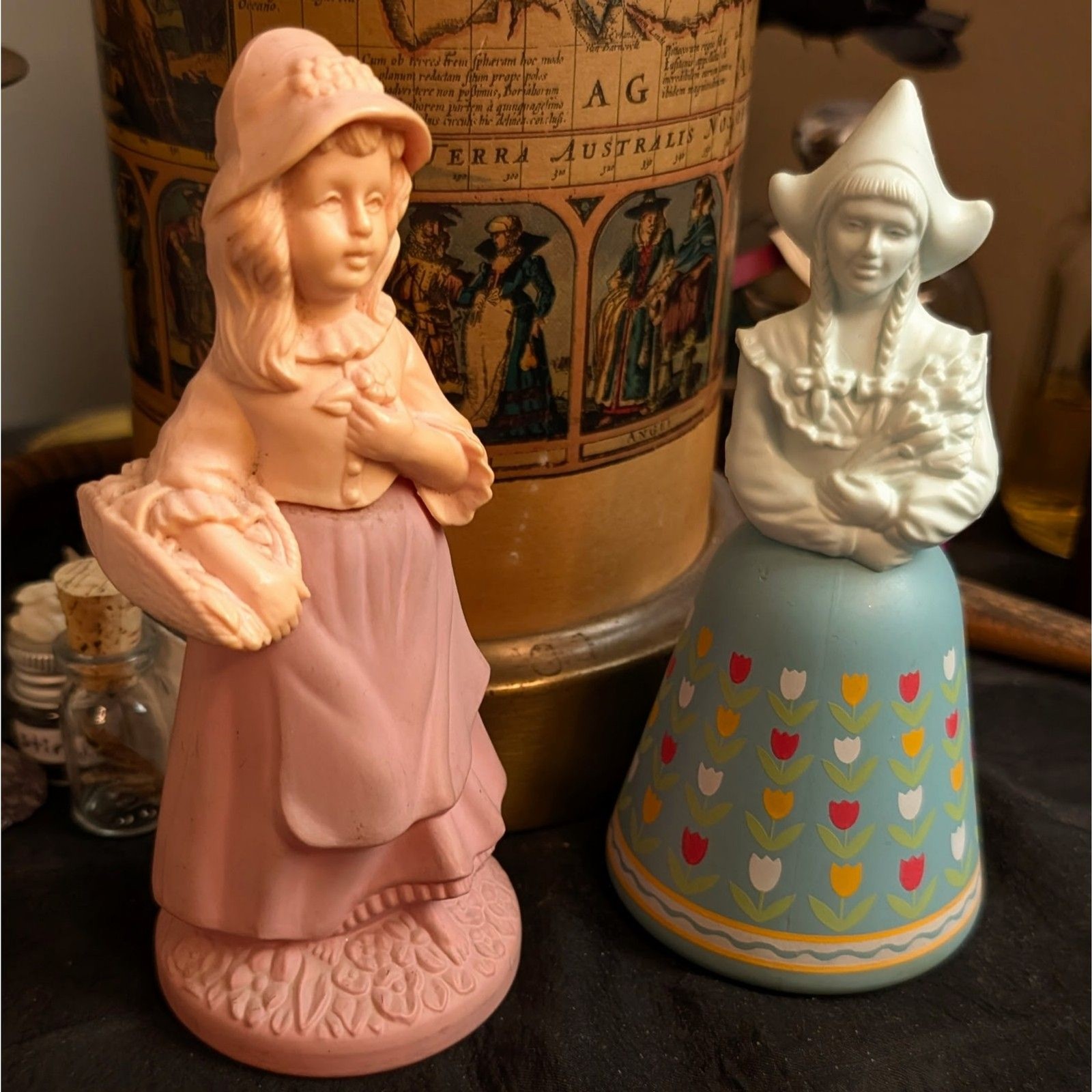 Vintage Avon Dutch Maid Pretty Girl Pink Sonnet/Somewhere Cologne World Belles Vintage Avon Dutch Maid Pretty Girl Pink Sonnet/Somewhere Cologne World Belles