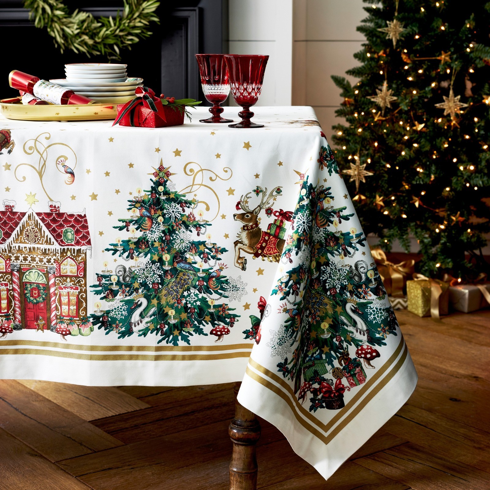 Williams Sonoma - 'Twas the Night Before Christmas Tablecloth - Best Deal Williams Sonoma - 'Twas the Night Before Christmas Tablecloth - Best Deal