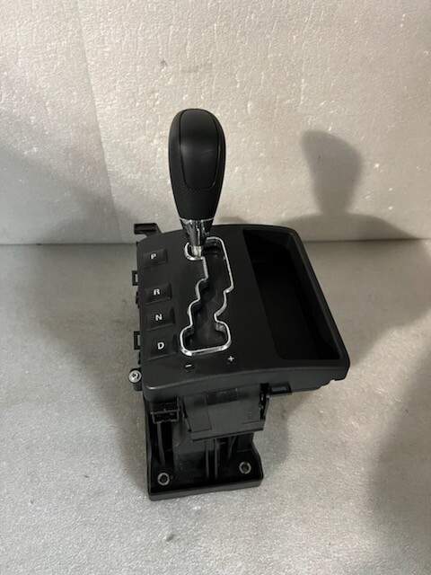 NEW 2005-2007 Jeep Grand Cherokee Transmission Floor Shifter 52124137