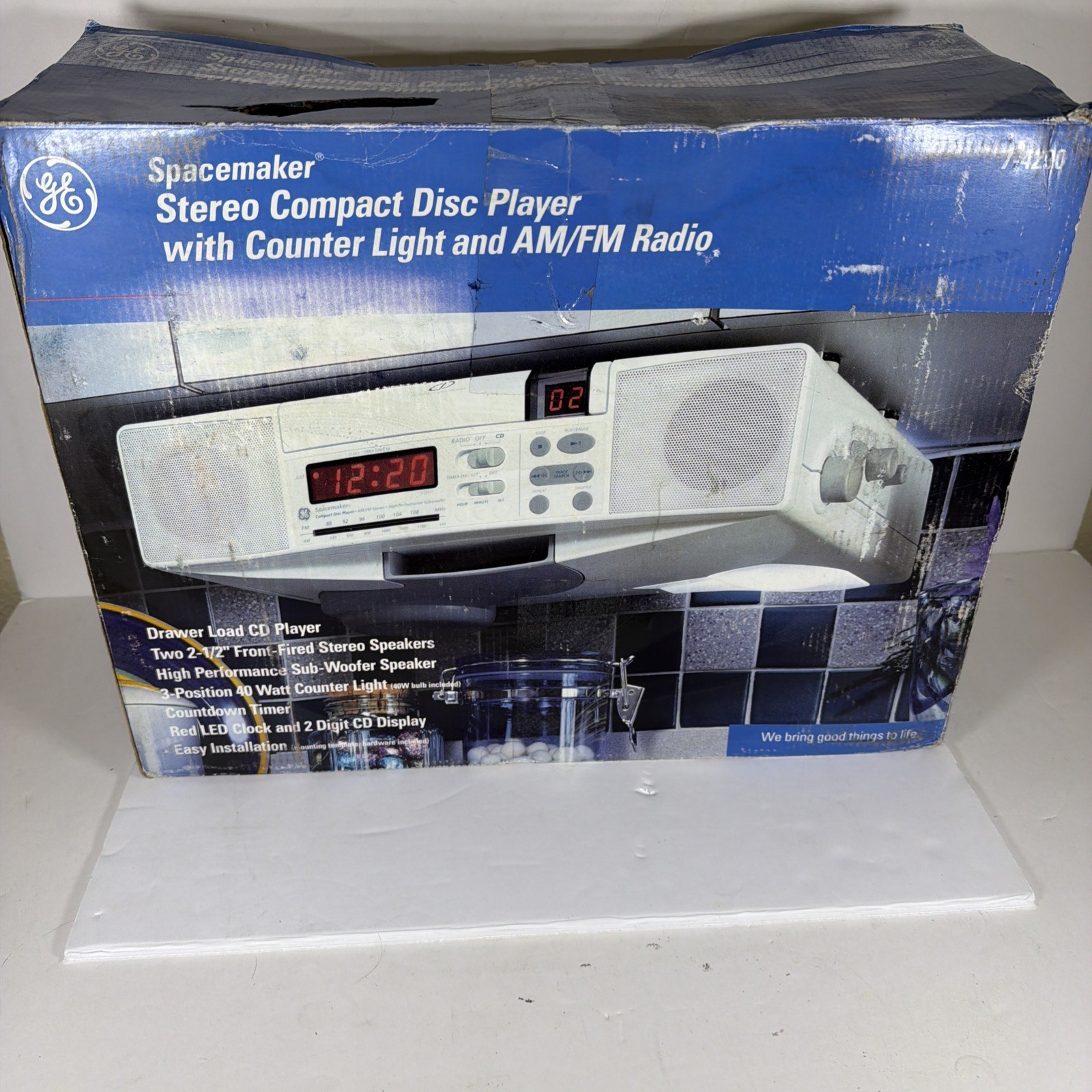 GE Spacemaker 7-4290 Under Cabinet AM/FM Stereo Clock Radio-CD-Light-Timer New GE Spacemaker 7-4290 Under Cabinet AM/FM Stereo Clock Radio-CD-Light-Timer New
