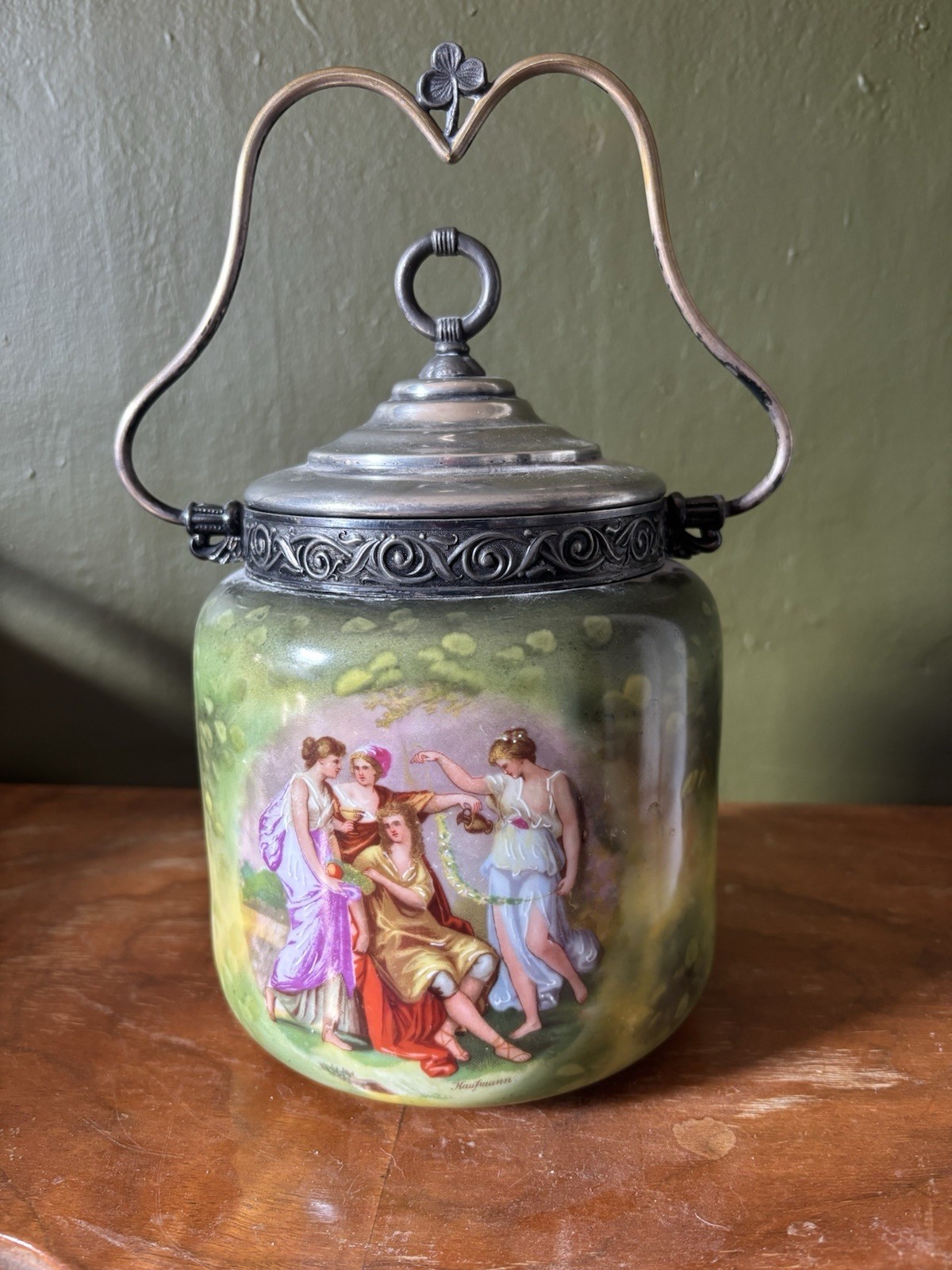 Vintage Victoria Carlsbad Austria Biscuit Jar/Tobacco Humador With Lid 10 In Vintage Victoria Carlsbad Austria Biscuit Jar/Tobacco Humador With Lid 10 In