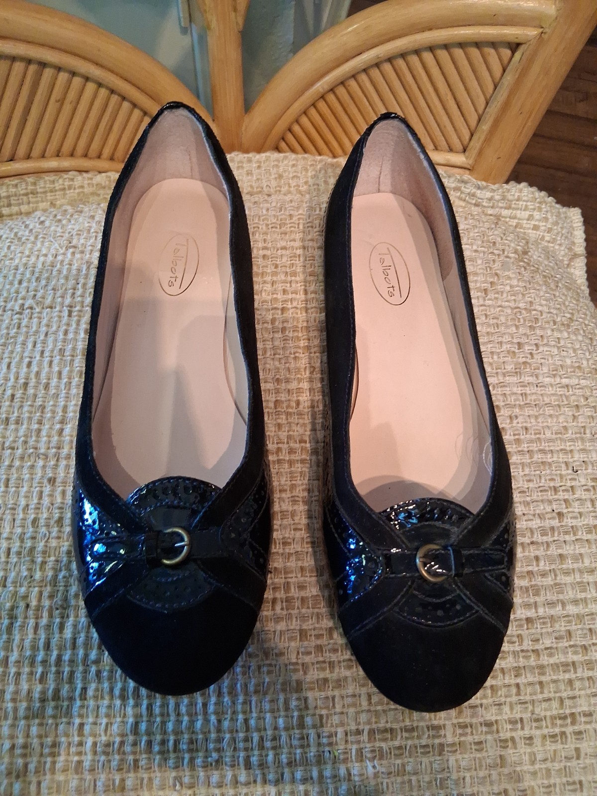 Talbots Black Patent and Suede Leather Ballet flats Cap Toe Size 9.5B Talbots Black Patent and Suede Leather Ballet flats Cap Toe Size 9.5B