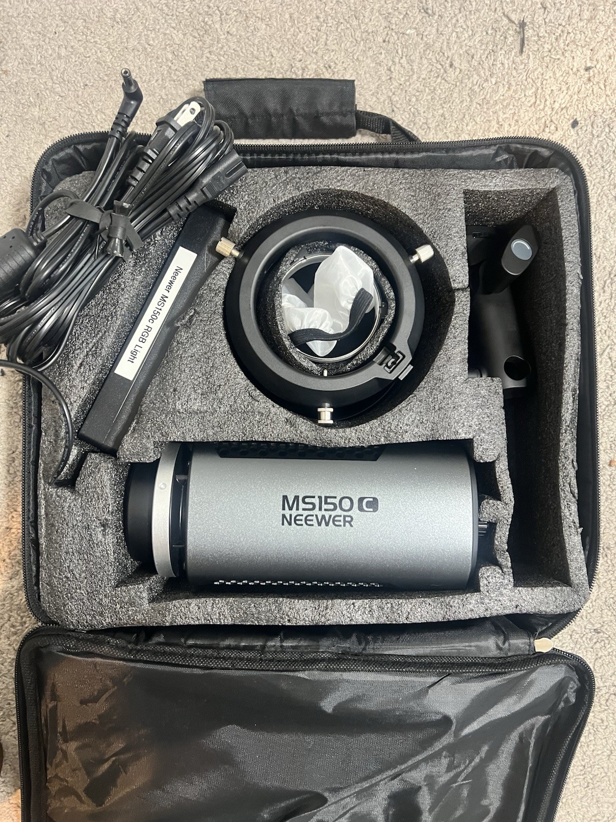 NEEWER MS150C 150W RGBWW Full Color LED Video Light 2700K-6500K Continuous Light NEEWER MS150C 150W RGBWW Full Color LED Video Light 2700K-6500K Continuous Light