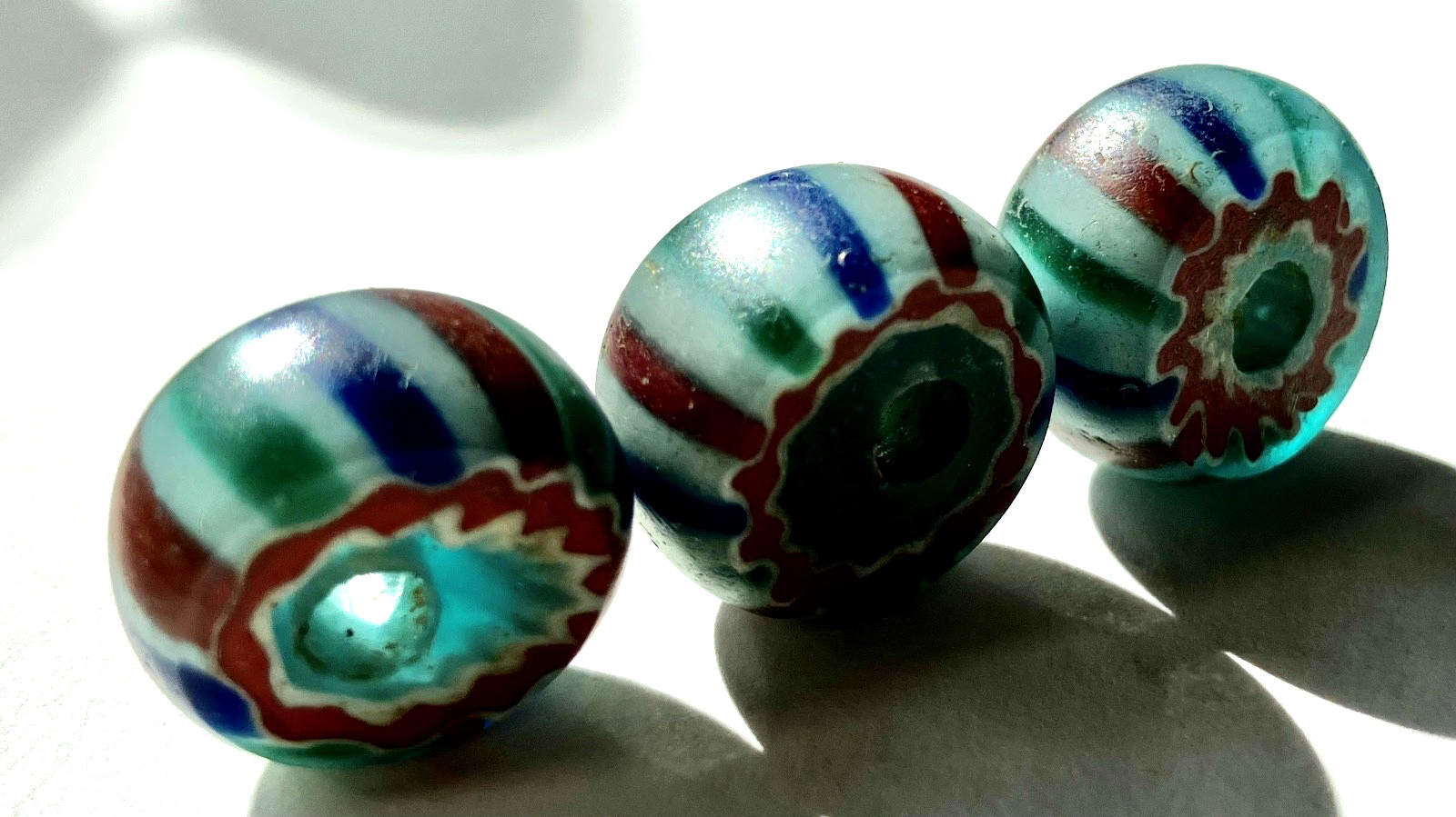 X-SCARCE Genuine Antique 17th Century Dutch 5-Layer Chevron Glass Trade Beads