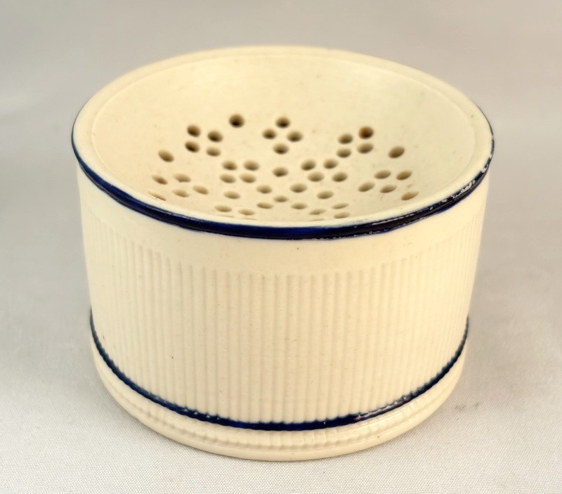 Fine Antiq. 18thC Porcelain Ceramic Round Pounce Pot Ink Sander Cobalt Blue Trim
