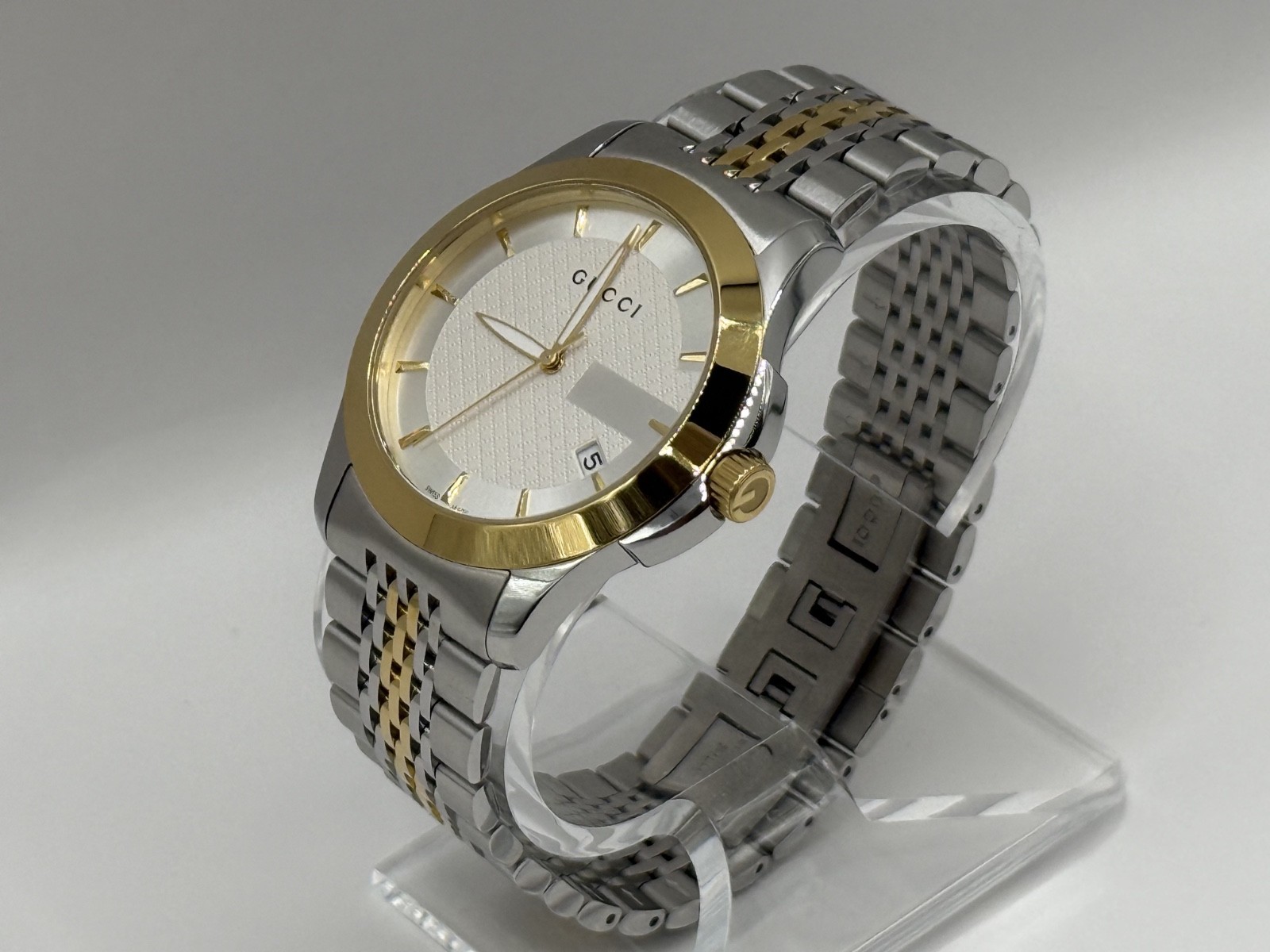 Gucci G-Timeless 38 mm Case Silver, Gold YA126409
