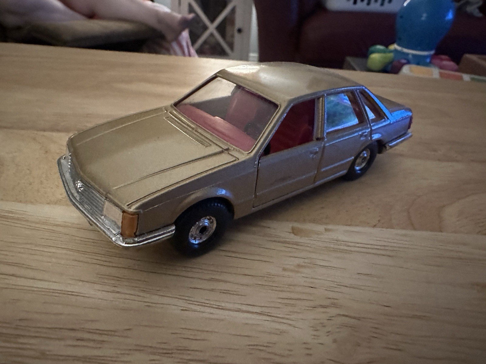 Corgi Toys Opal Senator 1:43 (Read Description) Corgi Toys Opal Senator 1:43 (Read Description)