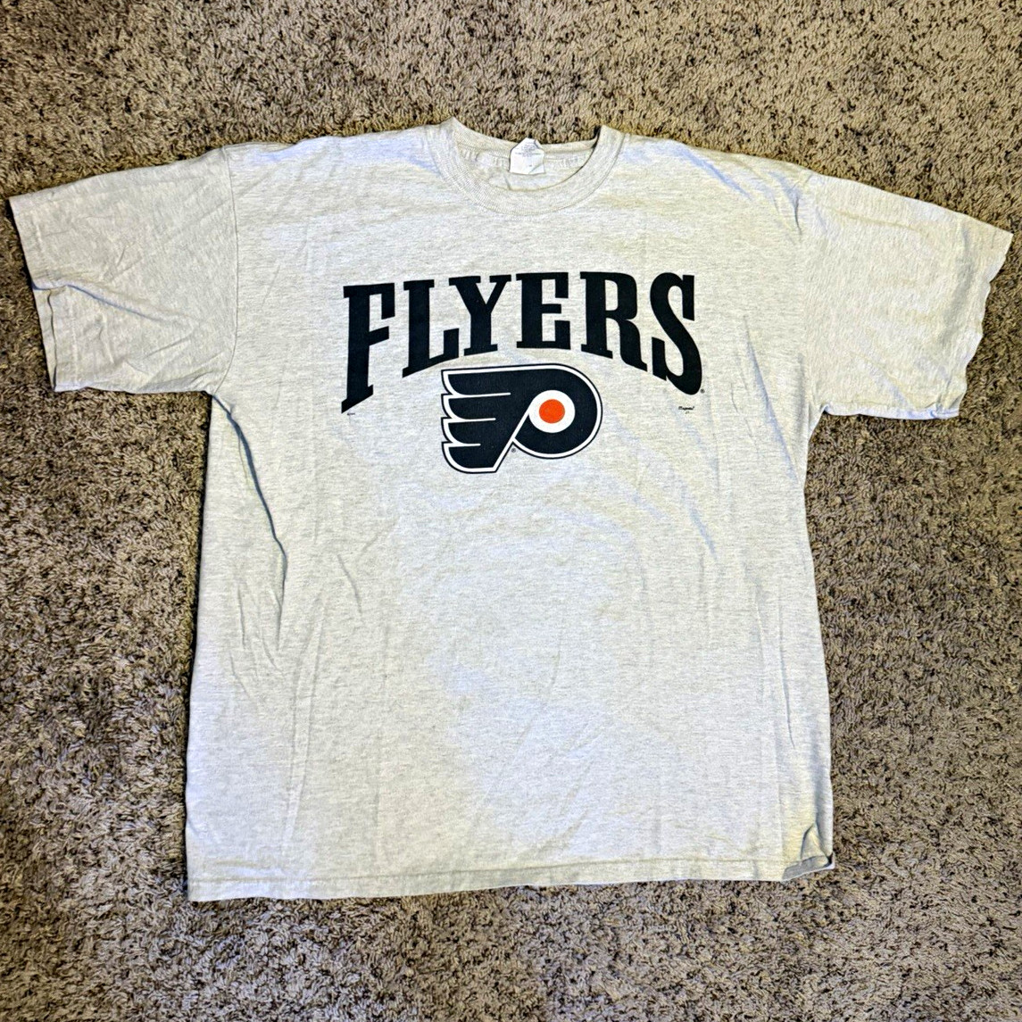 Vintage 90’s Majestic Men’s XL Philadelphia Flyers NHL Hockey T-Shirt Gray Vintage 90’s Majestic Men’s XL Philadelphia Flyers NHL Hockey T-Shirt Gray