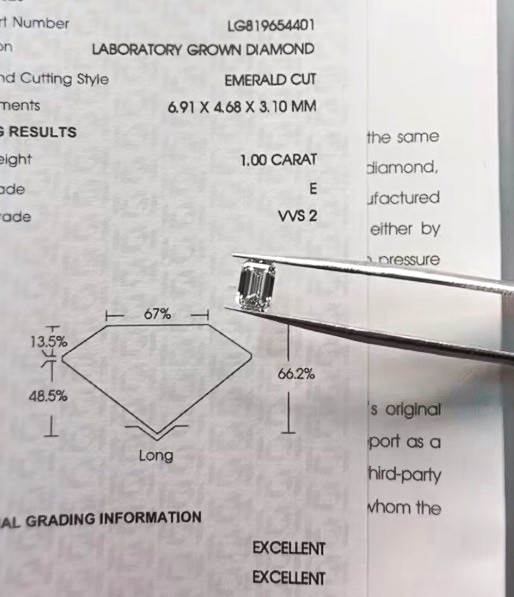 IGI Certified Lab Grown Emerald Cut Diamond 1.00ct E VS2 6.91x4.68mm IGI Certified Lab Grown Emerald Cut Diamond 1.00ct E VS2 6.91x4.68mm