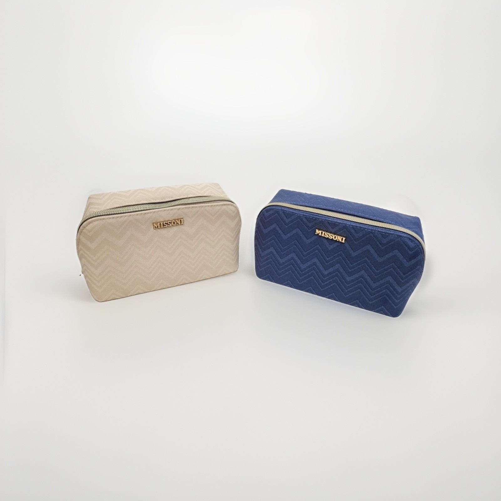 Set of 2 MISSONI Delta One First Class Amenity KitTravel Case Blue And White Set of 2 MISSONI Delta One First Class Amenity KitTravel Case Blue And White