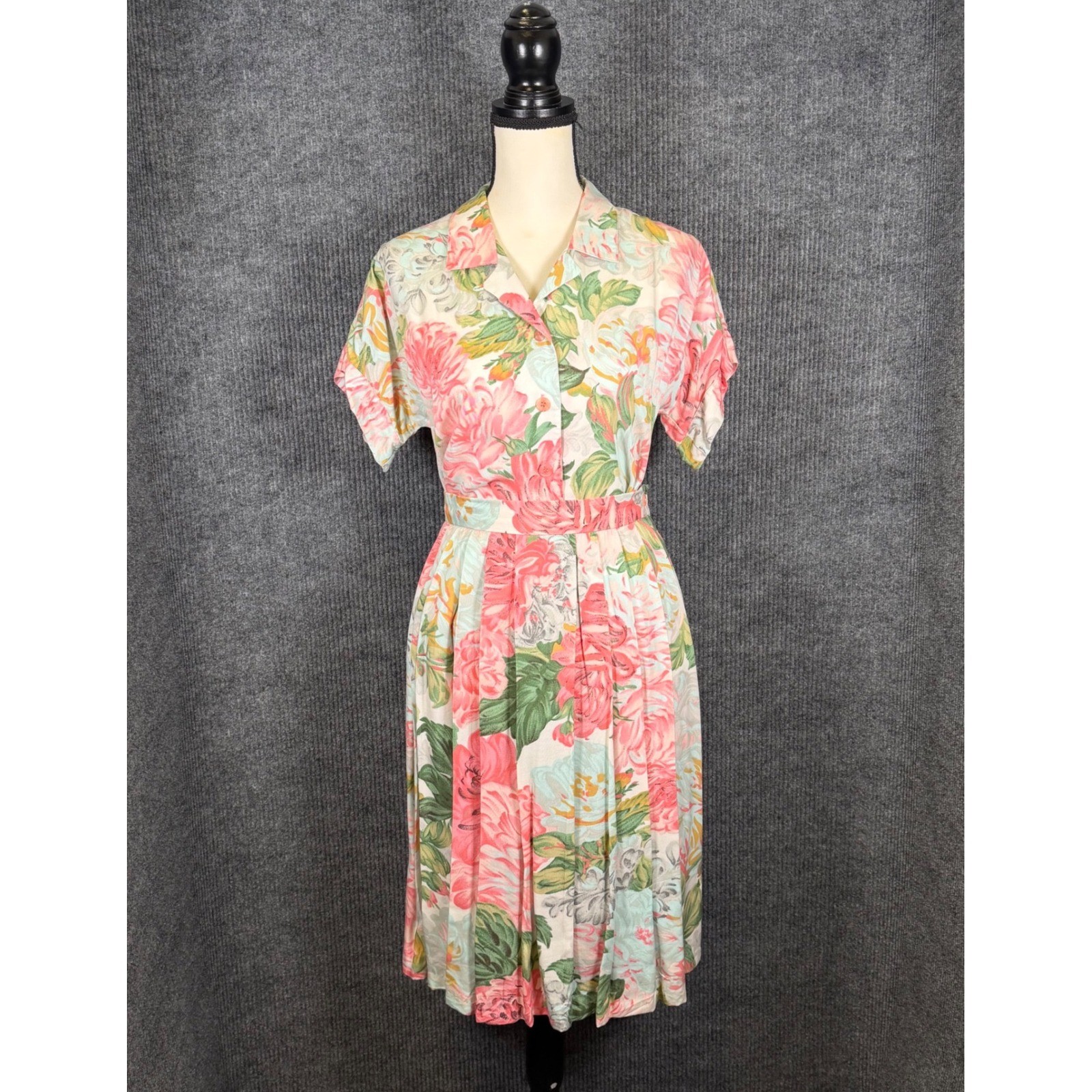 Vintage 1970s Floral 2 Piece Skirt Blouse Set 26\