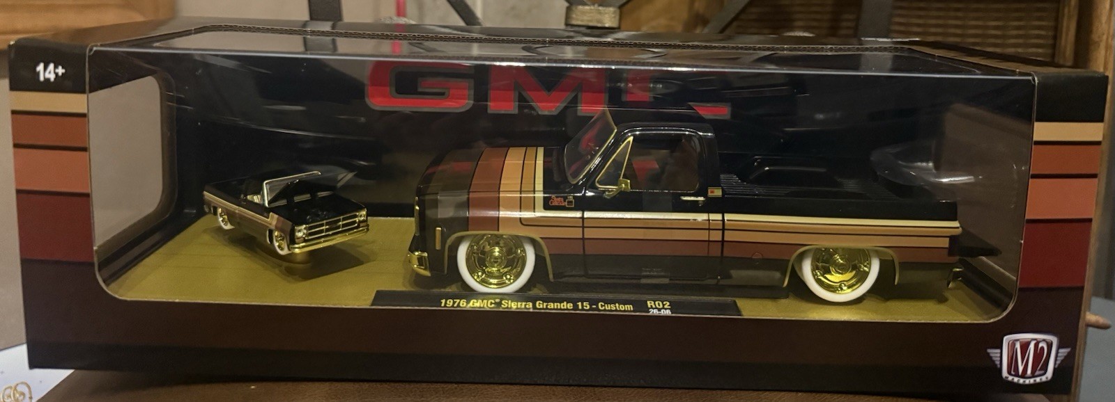 M2 Machines 1976 GMC Sierra Grande 15-custom 1:24 1:64 Walmart Exclusive Chase M2 Machines 1976 GMC Sierra Grande 15-custom 1:24 1:64 Walmart Exclusive Chase