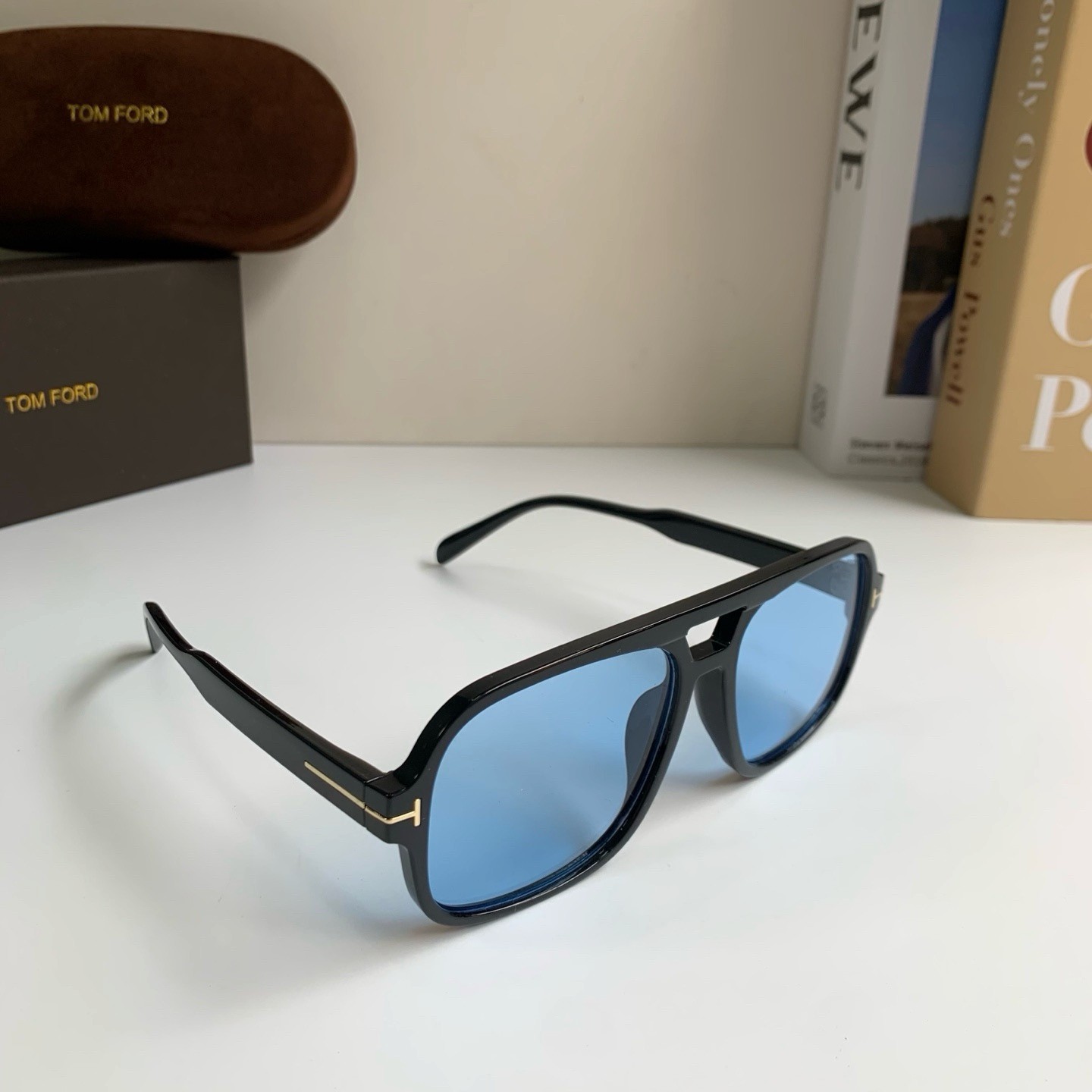 Tom Ford Fashion Pilot Sunglasses Black Frame Solid Blue Lens Shades Tom Ford Fashion Pilot Sunglasses Black Frame Solid Blue Lens Shades