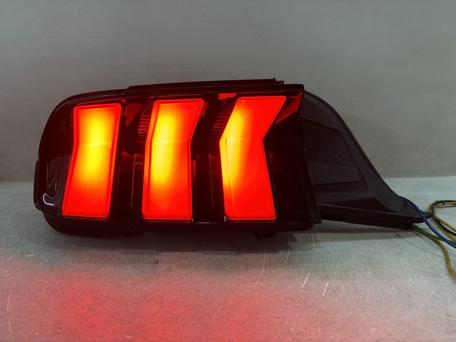 2024 2026 FORD MUSTANG OUTER TAIL LIGHT OEM LEFT DRIVER SIDE LED PR3B 13B505 BG