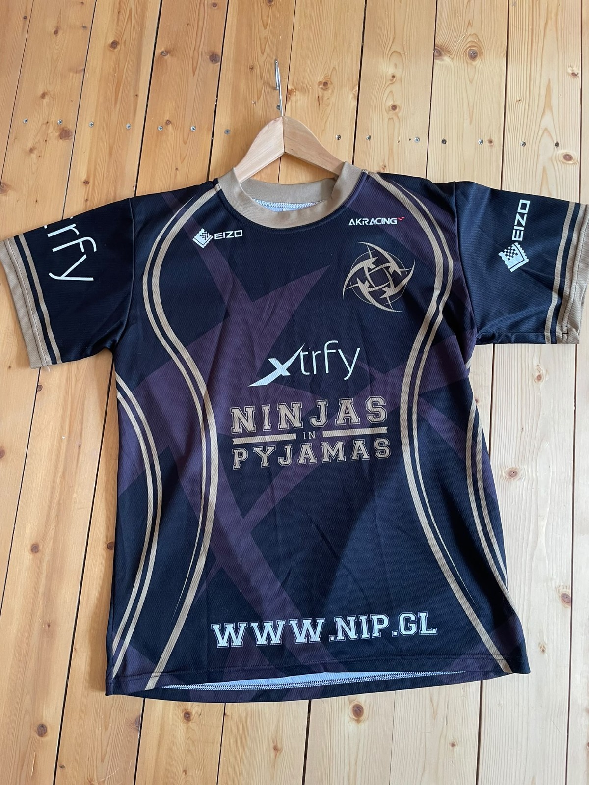 Signed NiP Jersey CSGO - Dreamhack Summer 2015 - Team + HeatoN. SEND OFFERS 3 Signed NiP Jersey CSGO - Dreamhack Summer 2015 - Team + HeatoN. SEND OFFERS 3