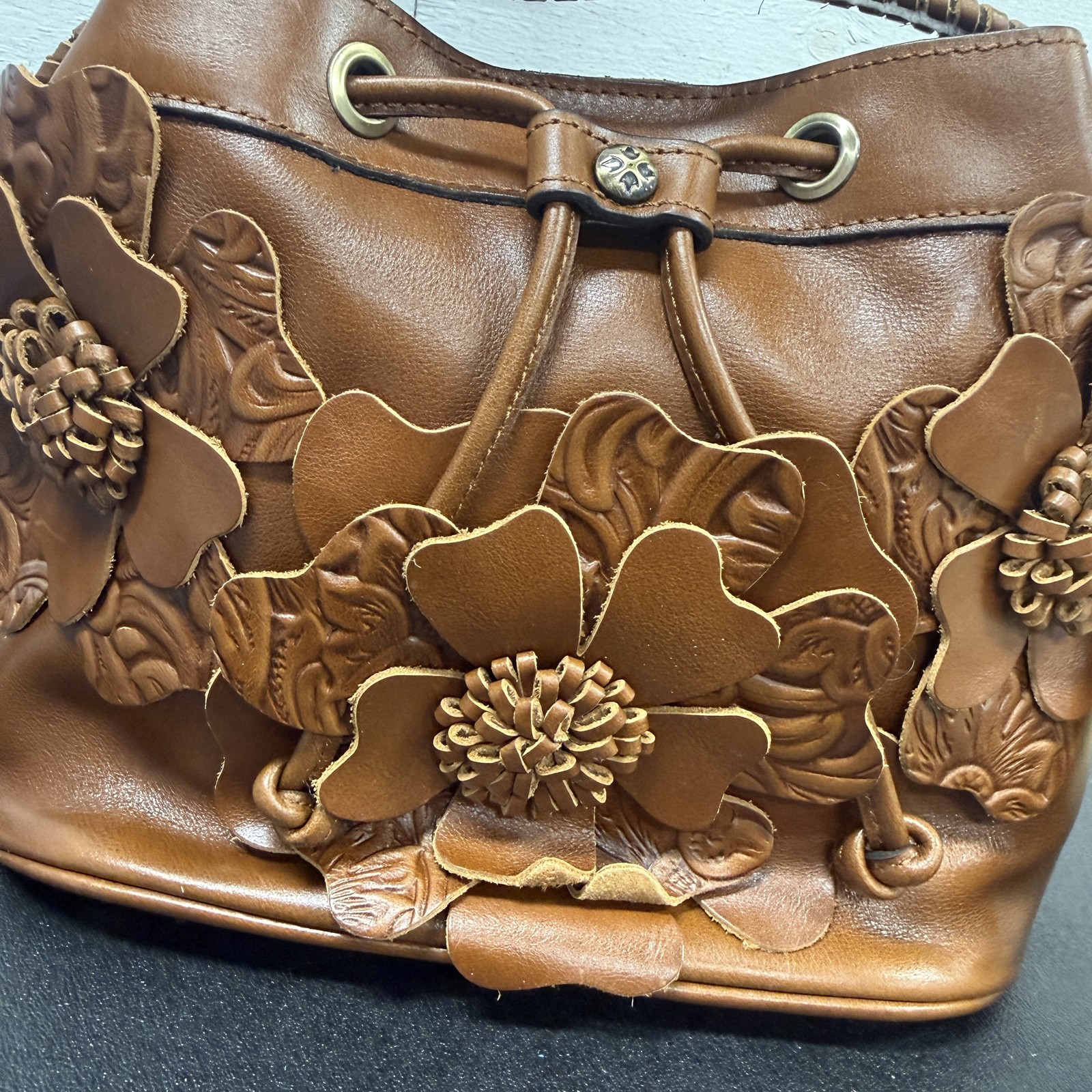 Patricia Nash Floral Applique Leather Elisa Bucket Bag Cognac New Patricia Nash Floral Applique Leather Elisa Bucket Bag Cognac New