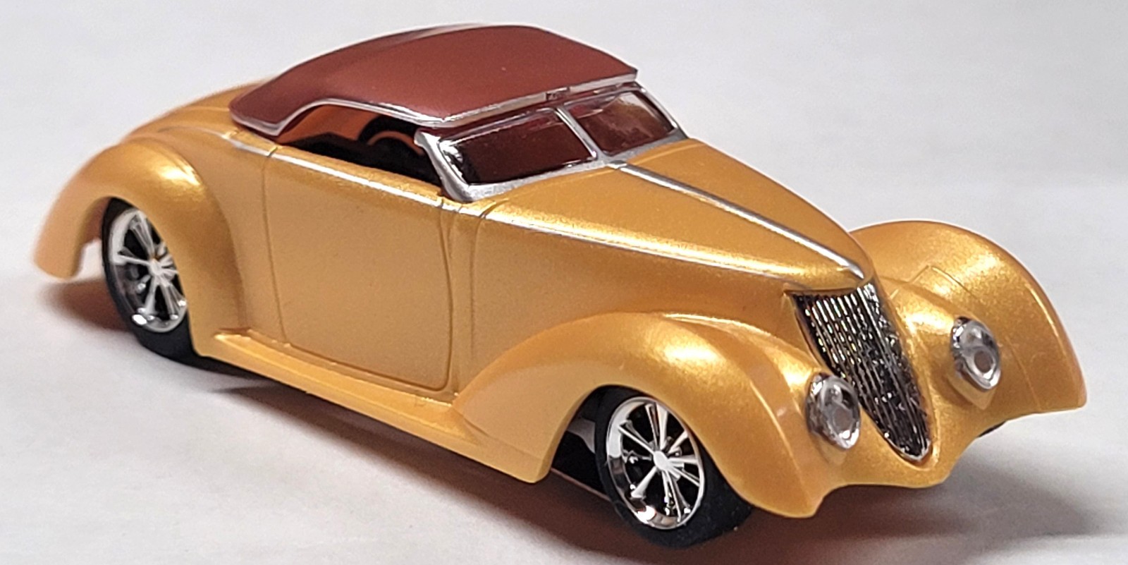 Road Race Replicas / Foose Impression Slot Car - Gold - RRR / JAG Hobbies