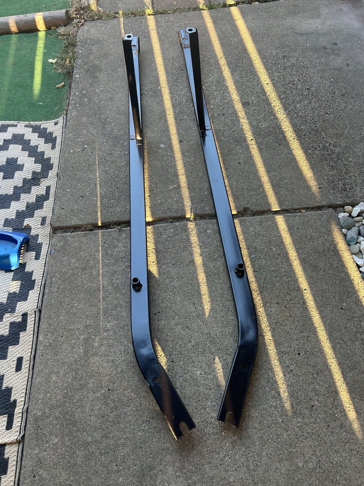 2005-2009 FORD MUSTANG CONVERTIBLE LEFT RIGHT SUPPORT FRAME BRACE BAR BRACKET