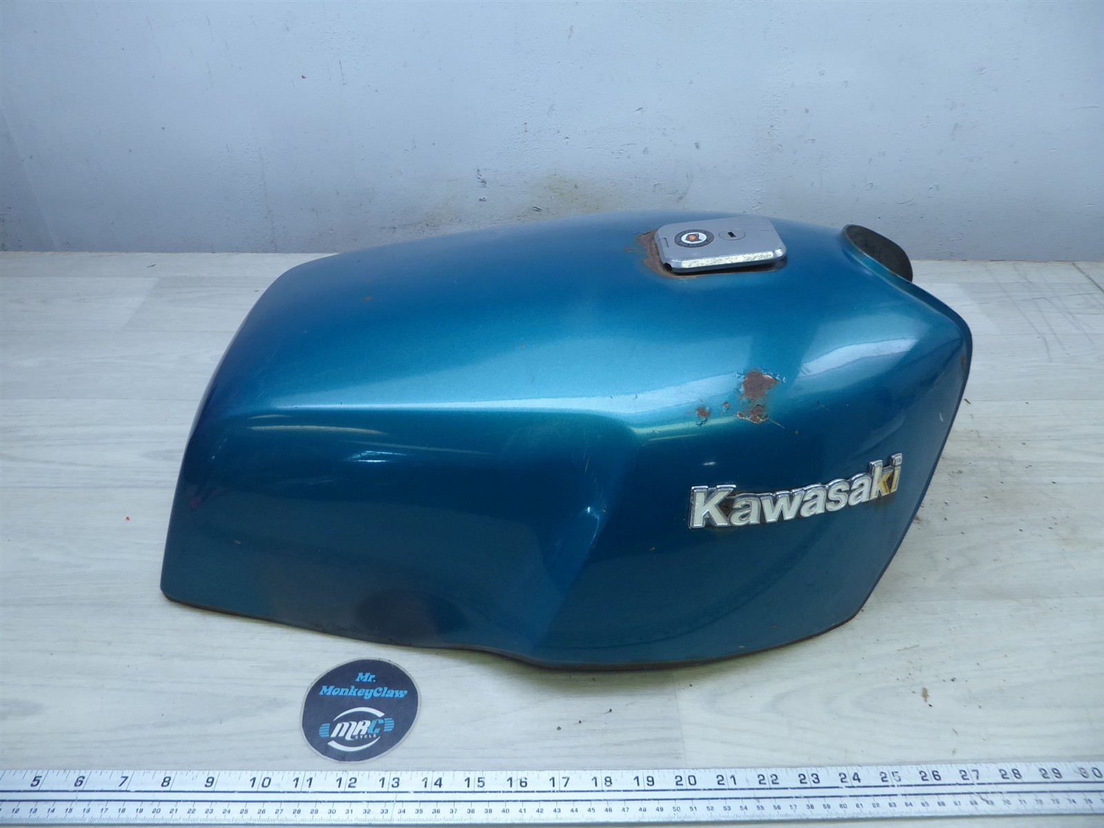 1979-80 Kawasaki KZ1000 MKII PL1354-15. gas fuel petrol tank w/emblems