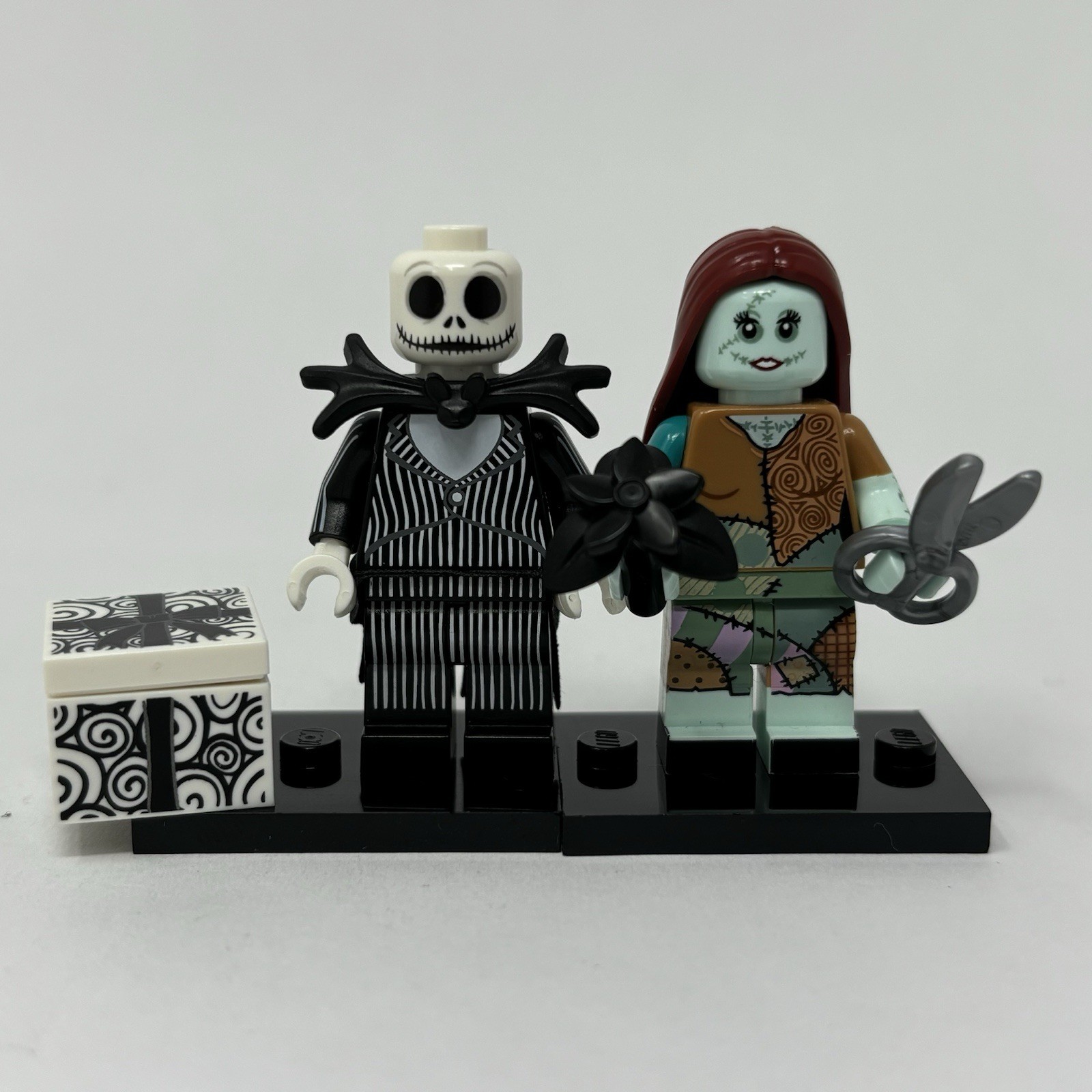 Lego Jack Skellington & Sally Minifigures Nightmare Disney Series 2 CMF Complete Lego Jack Skellington & Sally Minifigures Nightmare Disney Series 2 CMF Complete