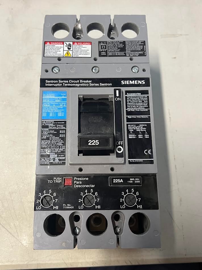 Siemens FXD63B225 225A 3 Pole 600V Sentron FXD6 Circuit Breaker Series C Used Siemens FXD63B225 225A 3 Pole 600V Sentron FXD6 Circuit Breaker Series C Used