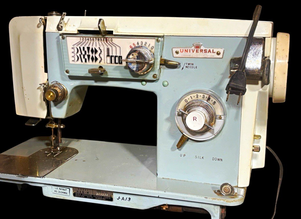 Vintage 1950s Universal Model KAB-M Heavy Duty Sewing Machine (Koyo Japan Vintage 1950s Universal Model KAB-M Heavy Duty Sewing Machine (Koyo Japan