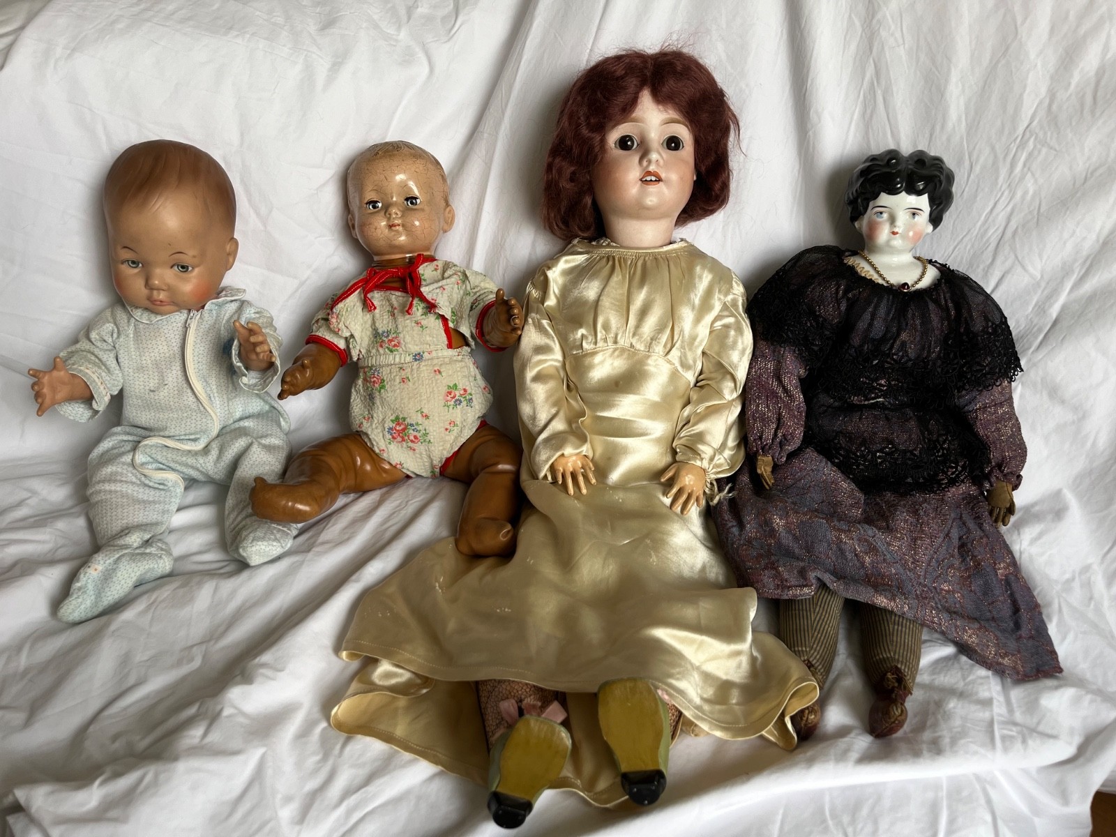 Antique dolls  (Schoenau & Hoffmeister 30 in, Effanbee baby 21 in, plus 2 extra)