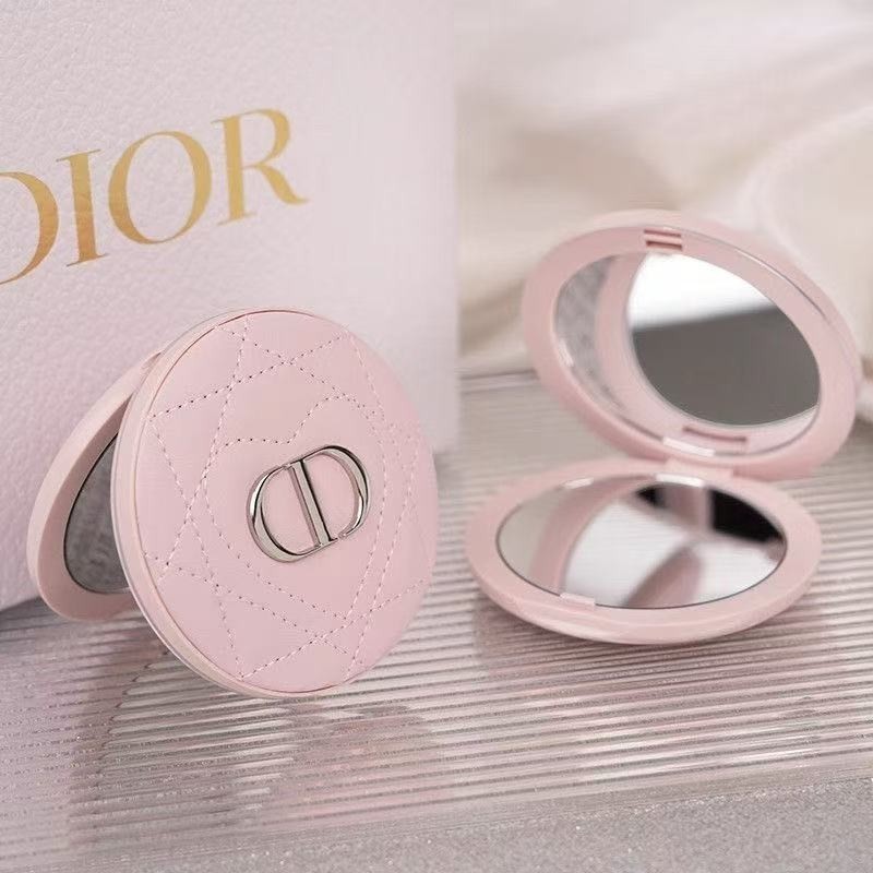 Dior Beauty Pink Silver Makeup Compact Mirror VIP Gift New in Box Dior Beauty Pink Silver Makeup Compact Mirror VIP Gift New in Box