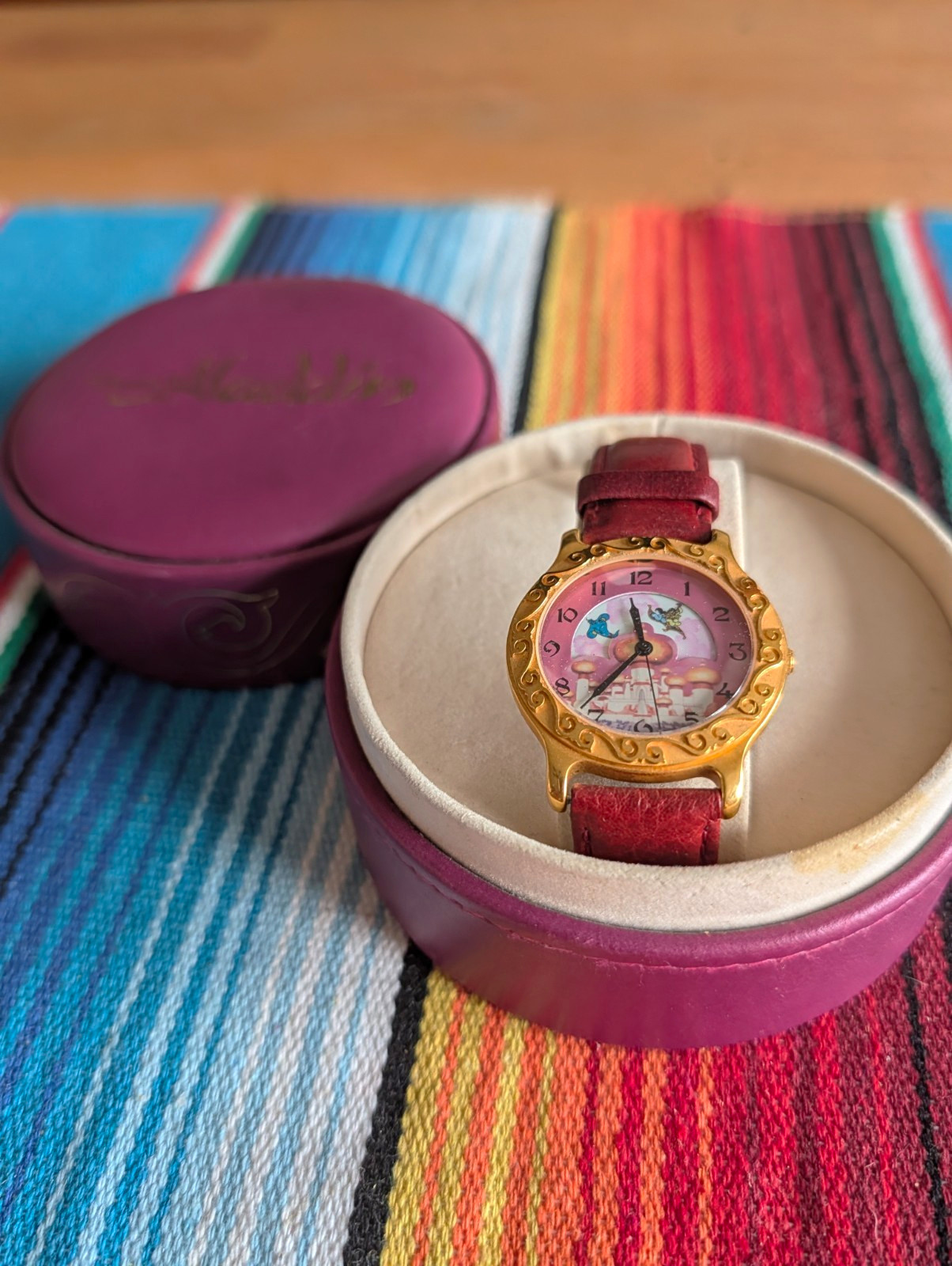 Vintage Disney Store Aladdin Watch Pedre Gold Tone Leather Case Genie #07922