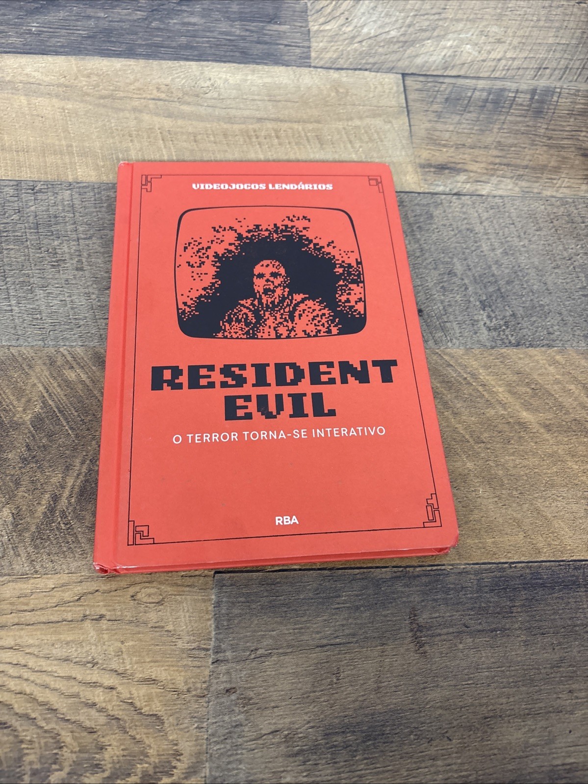 Resident Evil O Terror Torna-se Interativo Hardcover Book RBA Portuguese Game Resident Evil O Terror Torna-se Interativo Hardcover Book RBA Portuguese Game