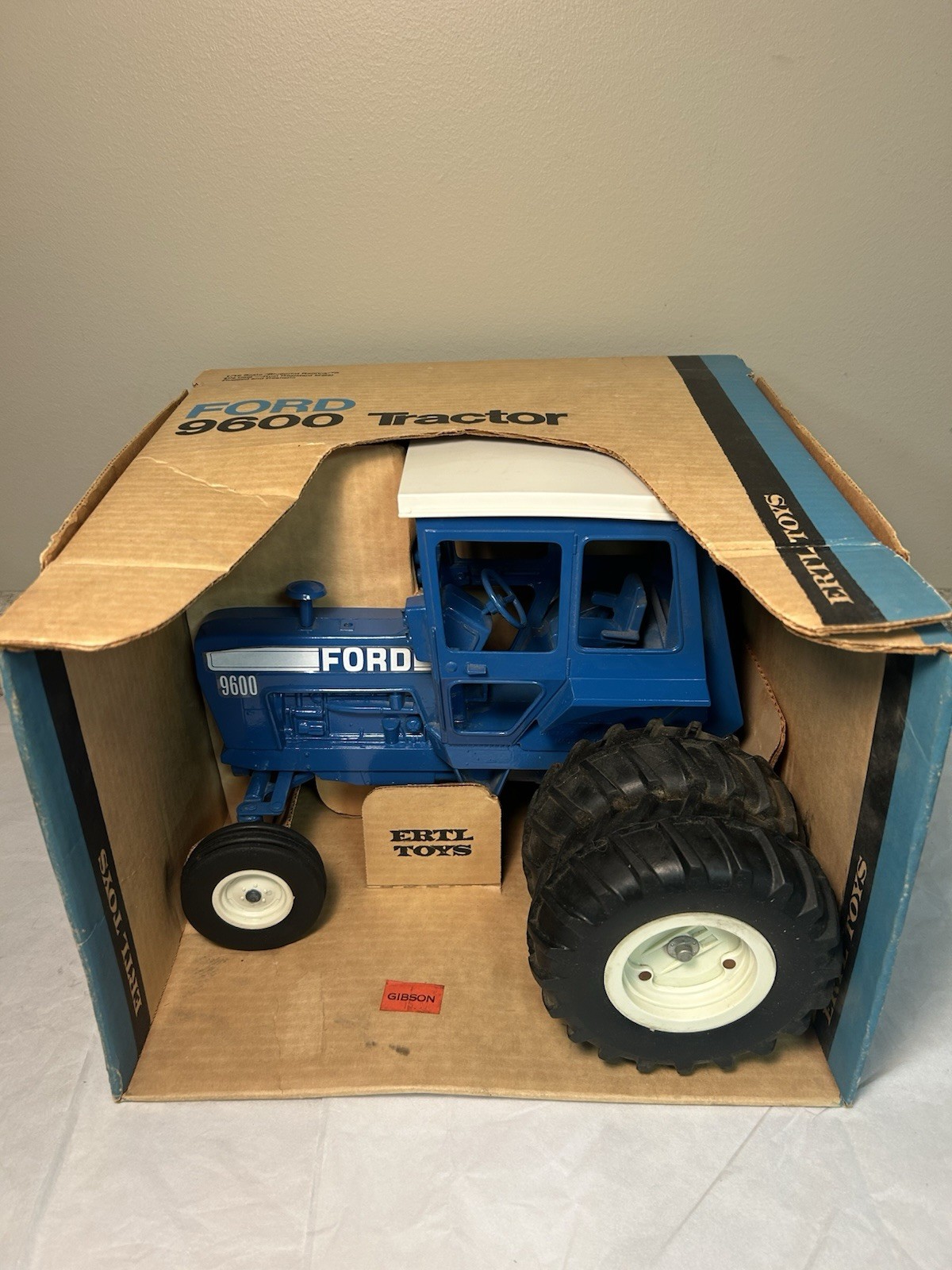 Vintage Ertl 1/12 Ford Toy 9600 With Cab NIB Vintage Ertl 1/12 Ford Toy 9600 With Cab NIB