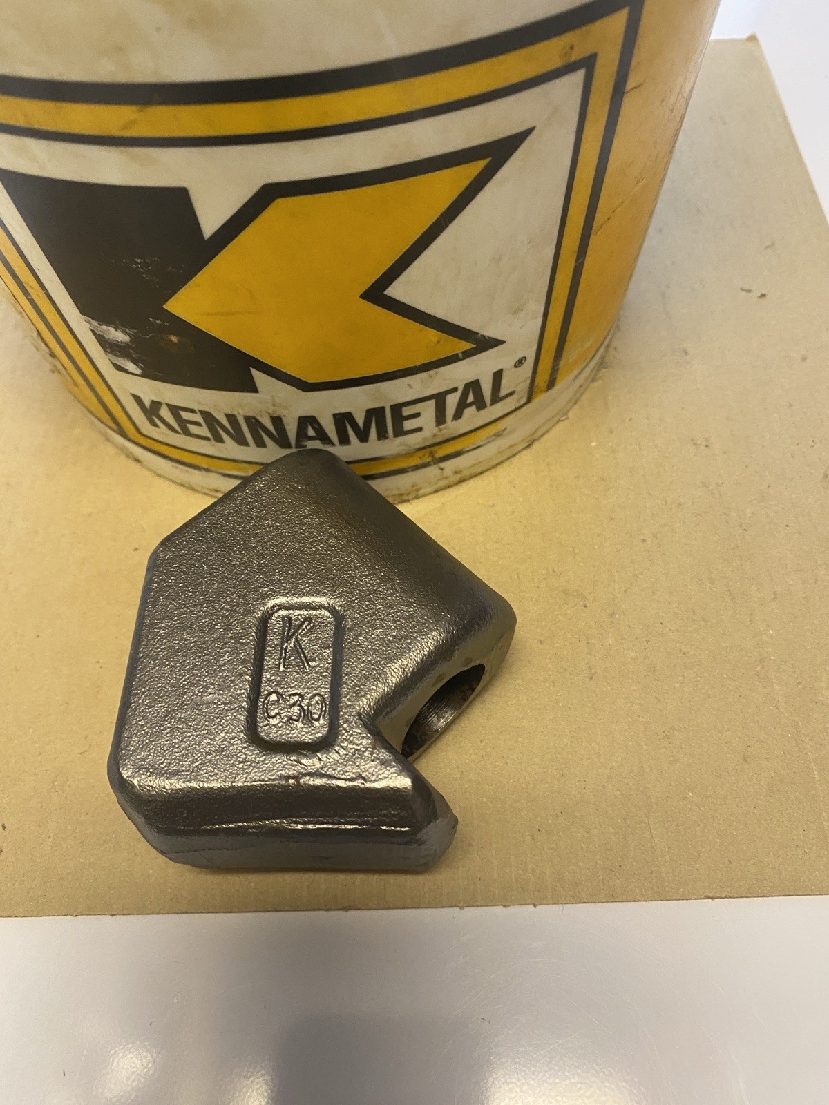 (1)  BUCKET OF (12) PCS. OF KENNAMETAL C-30 BULLET TOOTH POCKETS / MADE IN USA